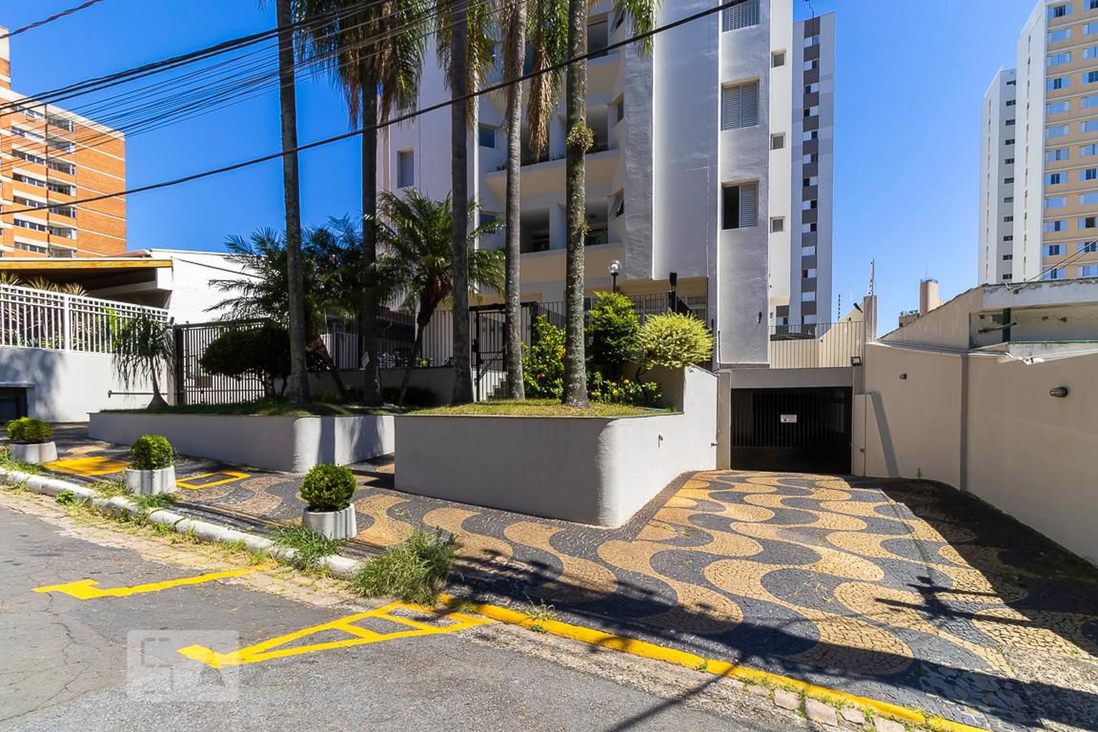 Fachada Condomínio em Rua Hilário Magro Júnior, 1239