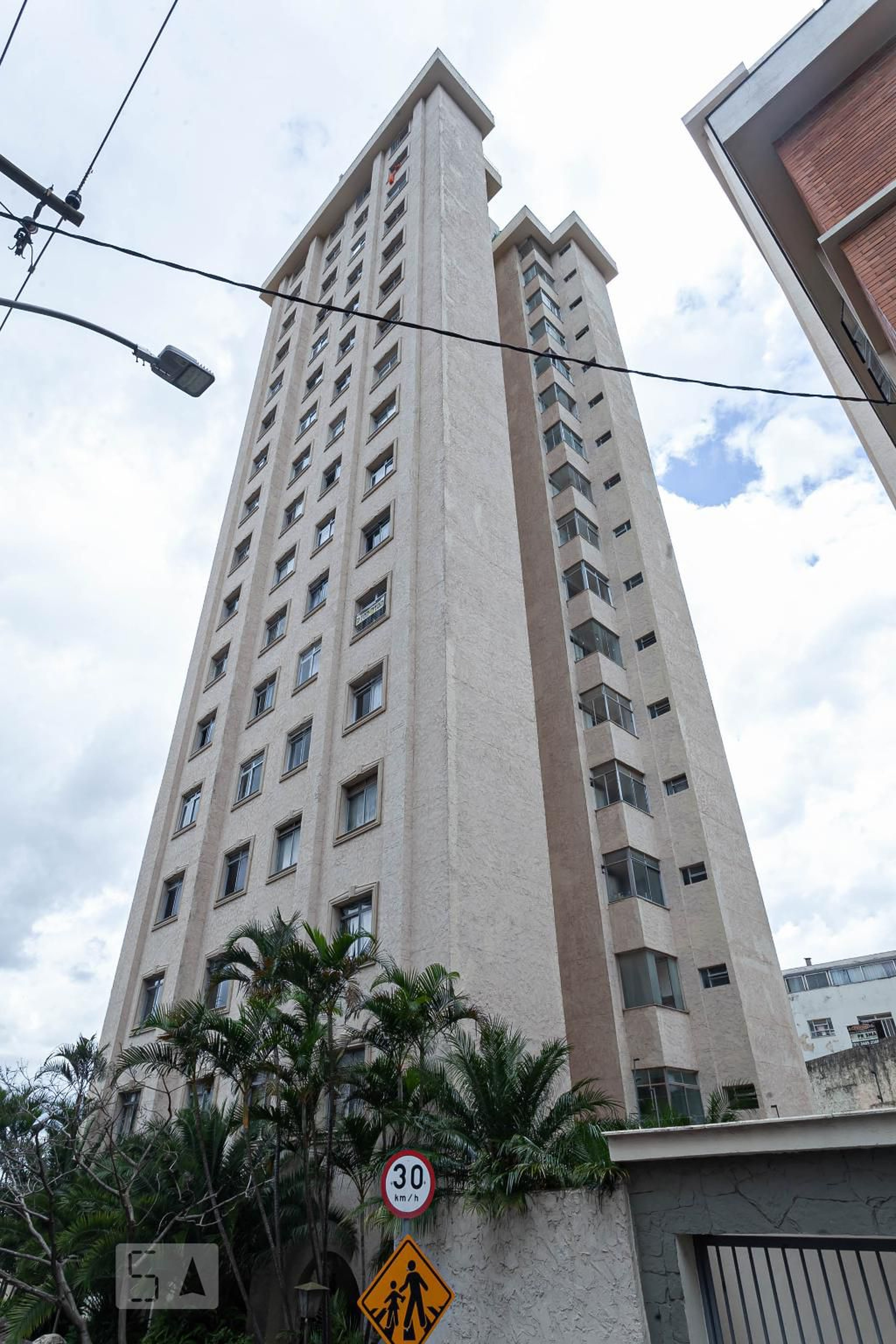 Fachada do prédio Edifício Bandeirantes