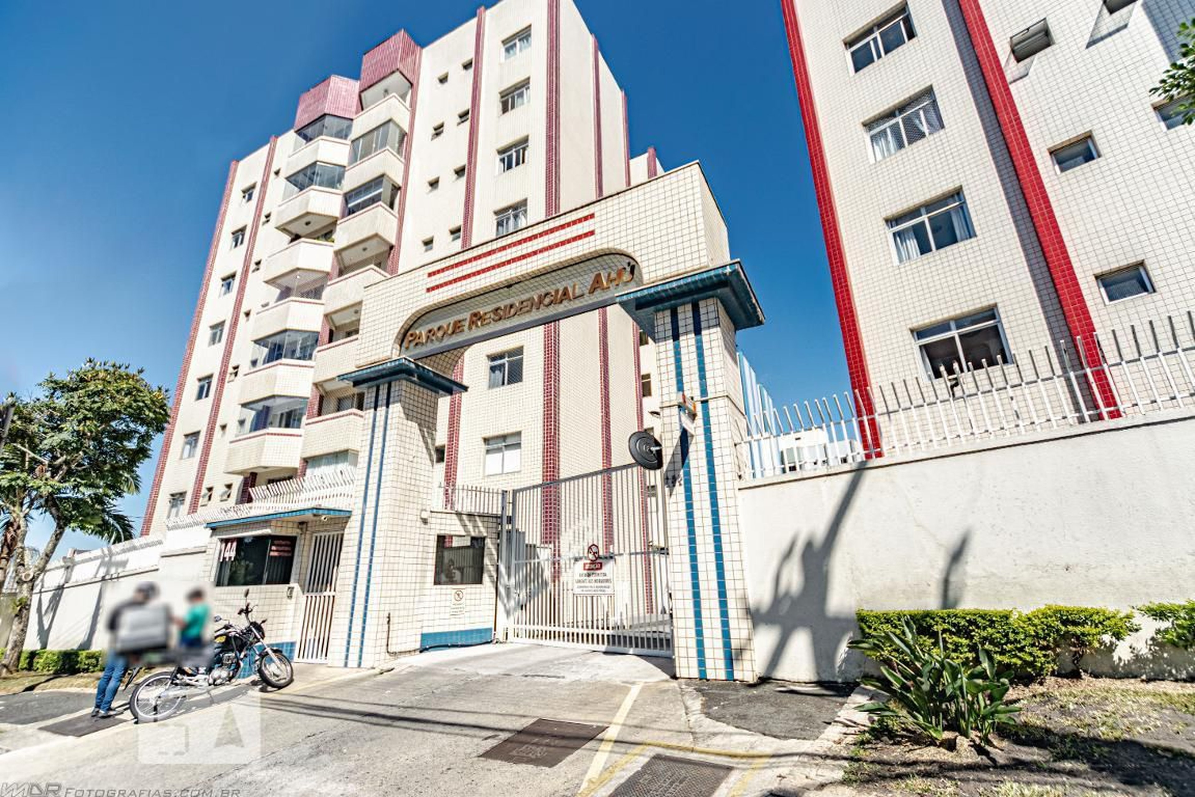 Fachada Condomínio em Rua dos Funcionários, 104