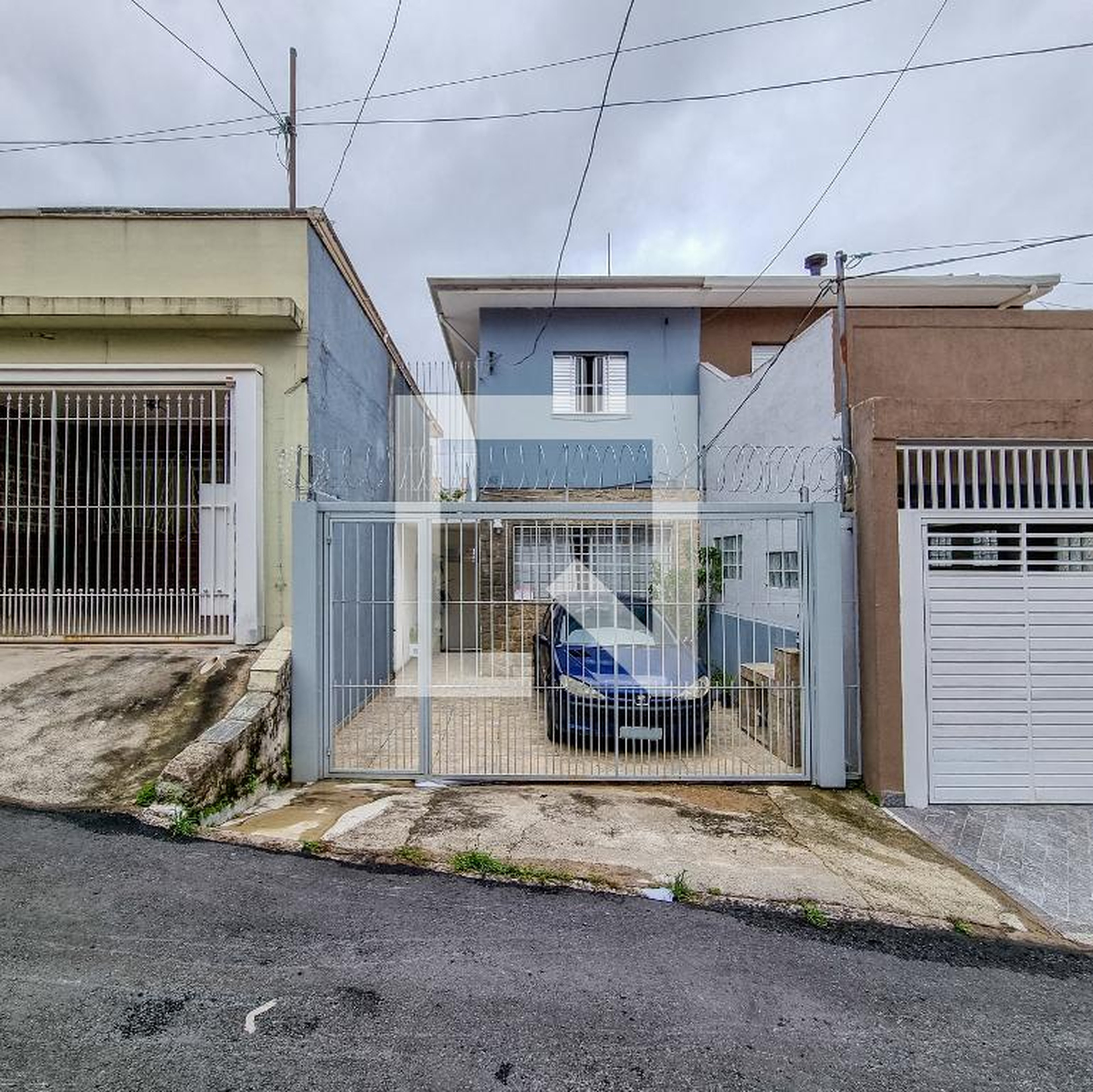Fachada Condomínio em Rua Abrahão Buazar, 83
