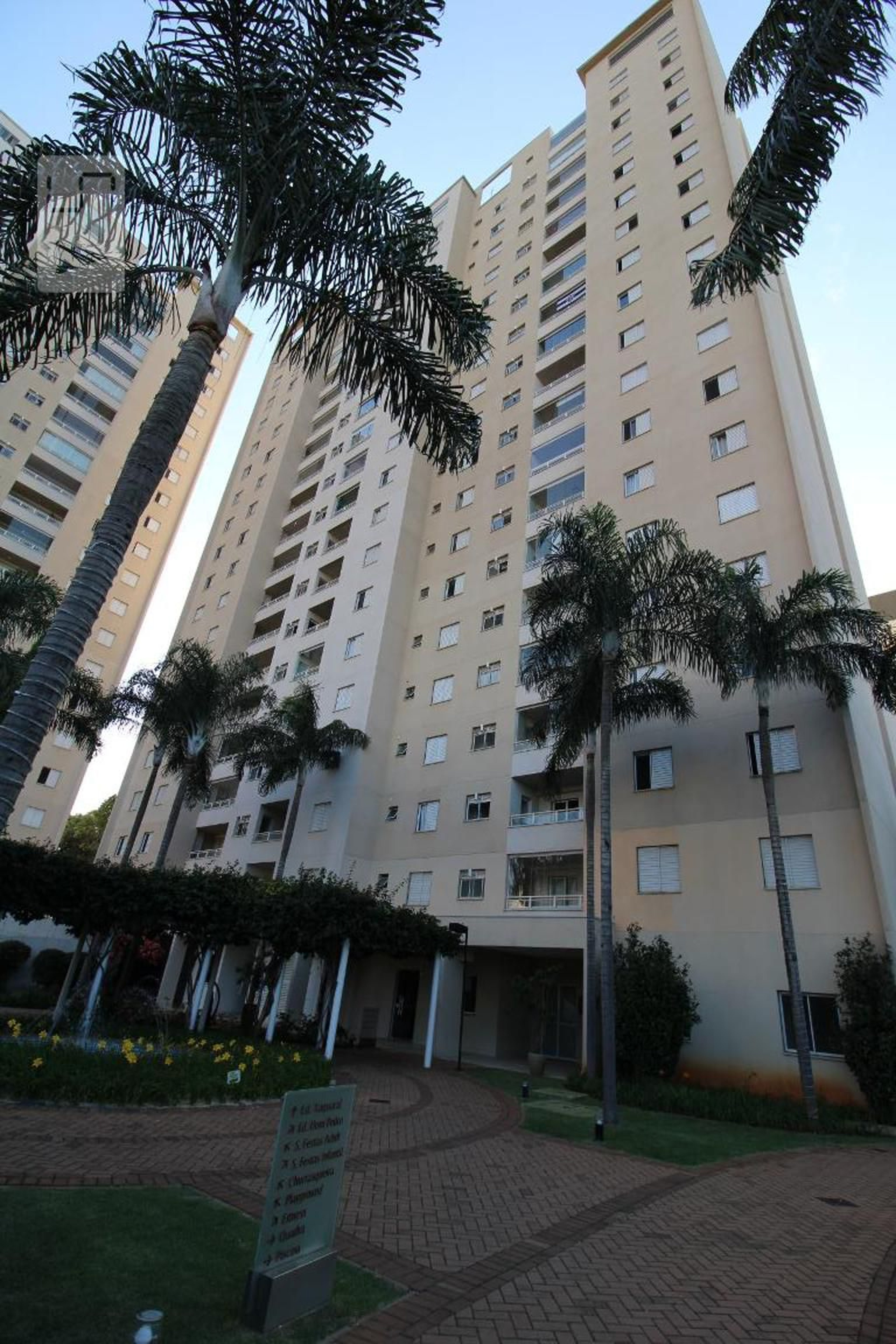 Fachada do Condomínio Condomínio Fatto Mansões