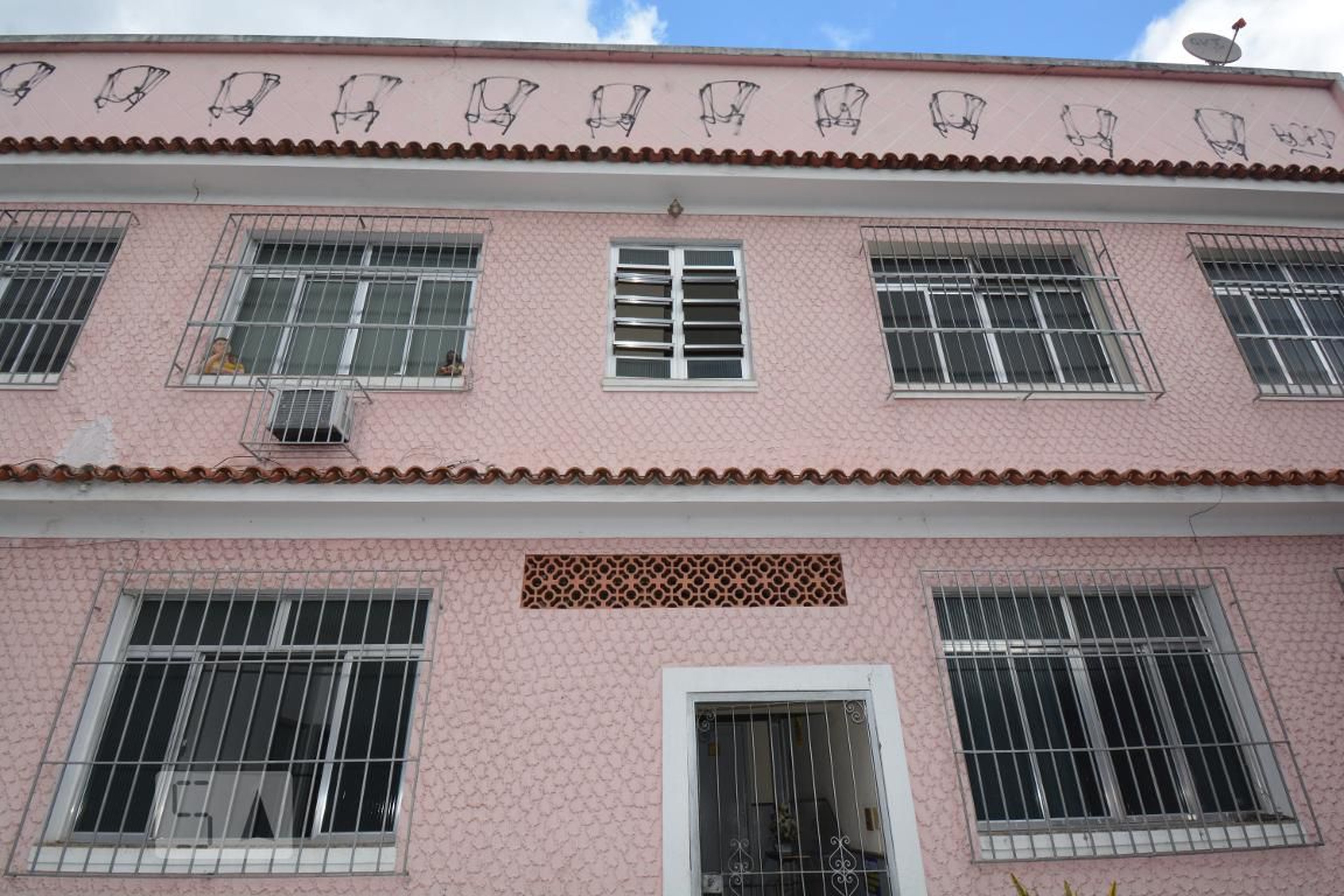 Fachada do Prédio Condomínio em Estrada Henrique de Melo, 1432