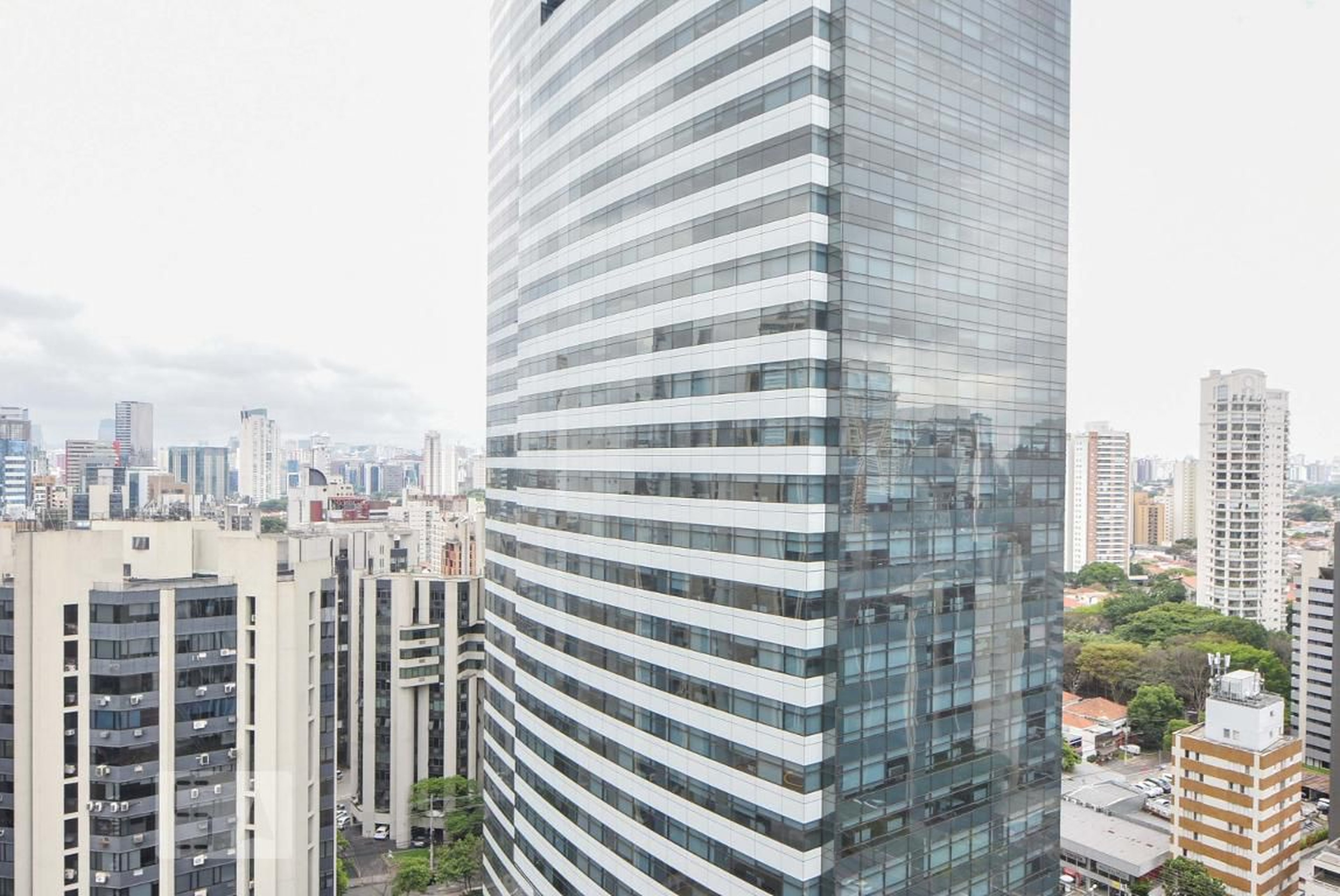 Condomínio - Bristol Hotel