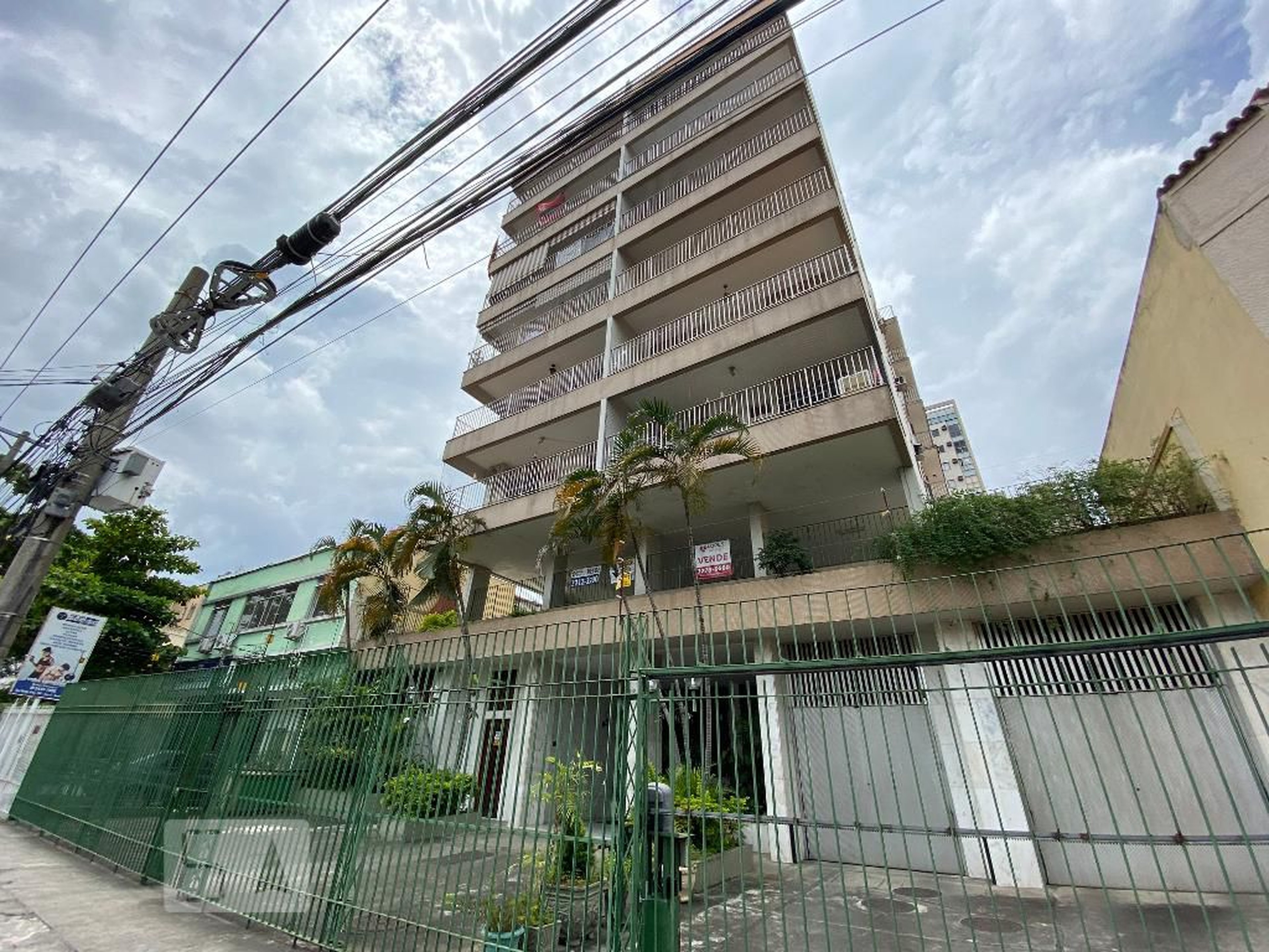 Fachada Condomínio em Rua Cachambi, 92