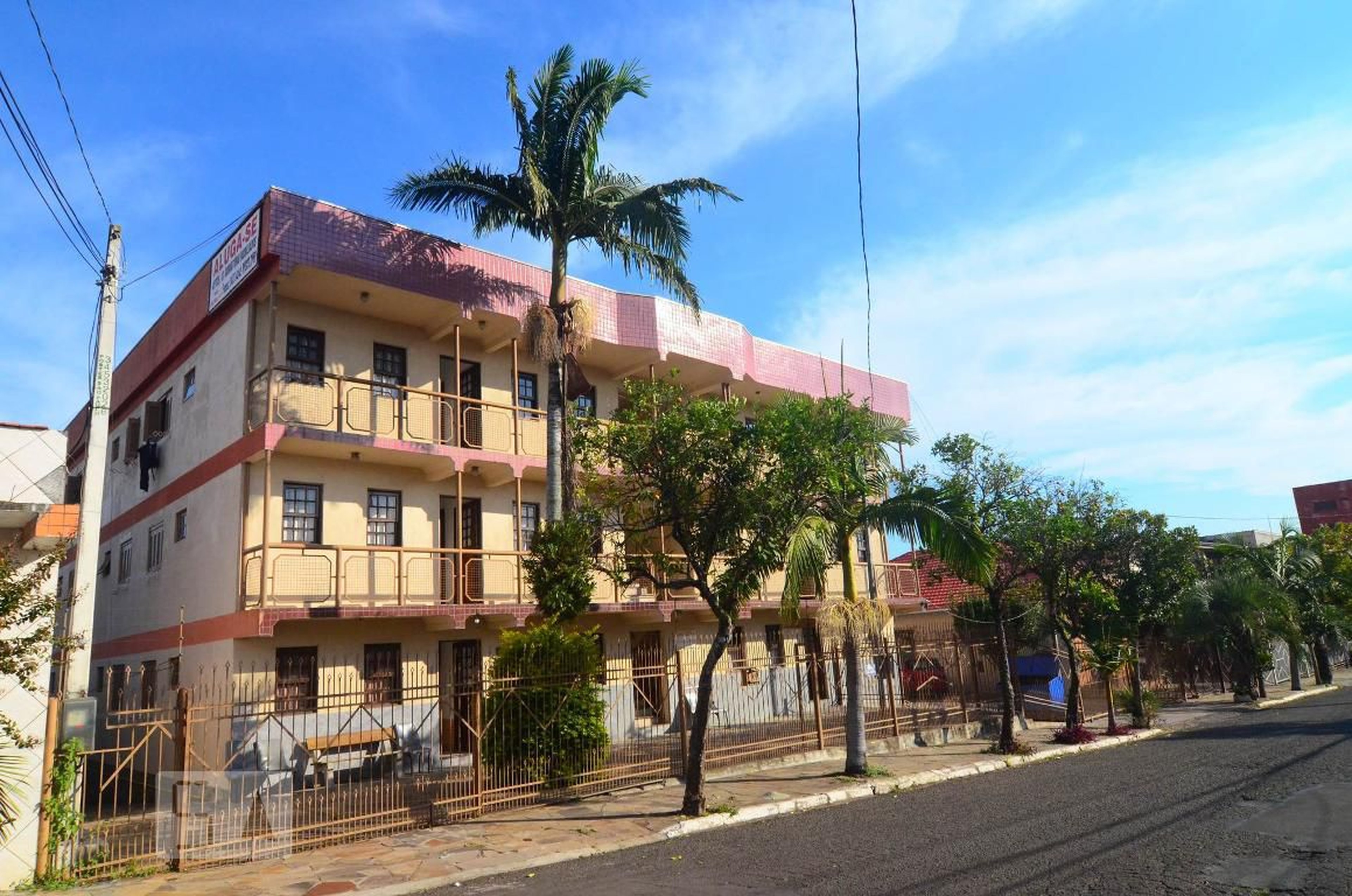 Fachada Condomínio em Rua Chile, 155