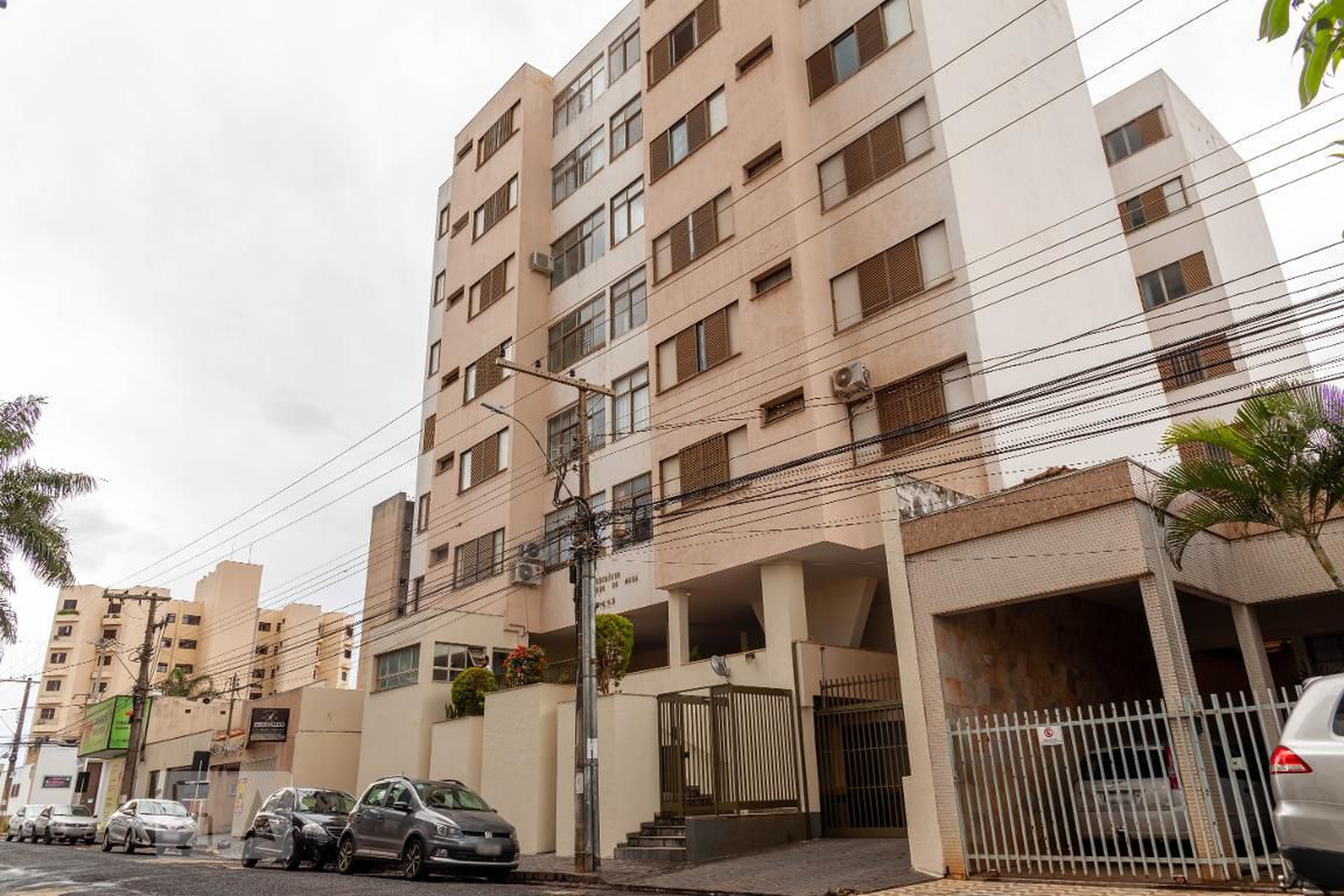 Fachada Condomínio em Rua Bernardo Cupertino, 352