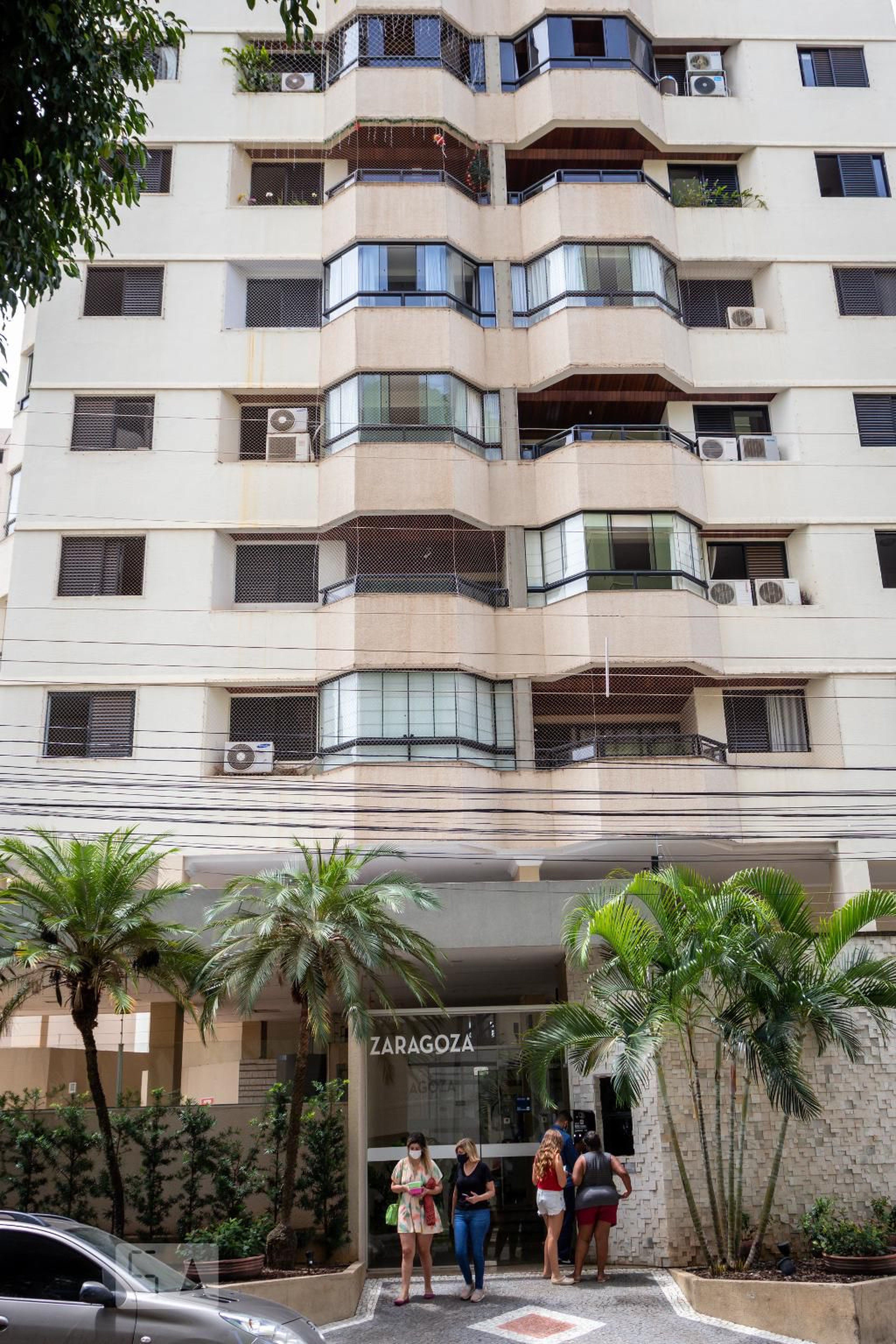 Fachada do Condomínio Condomínio Zaragoza