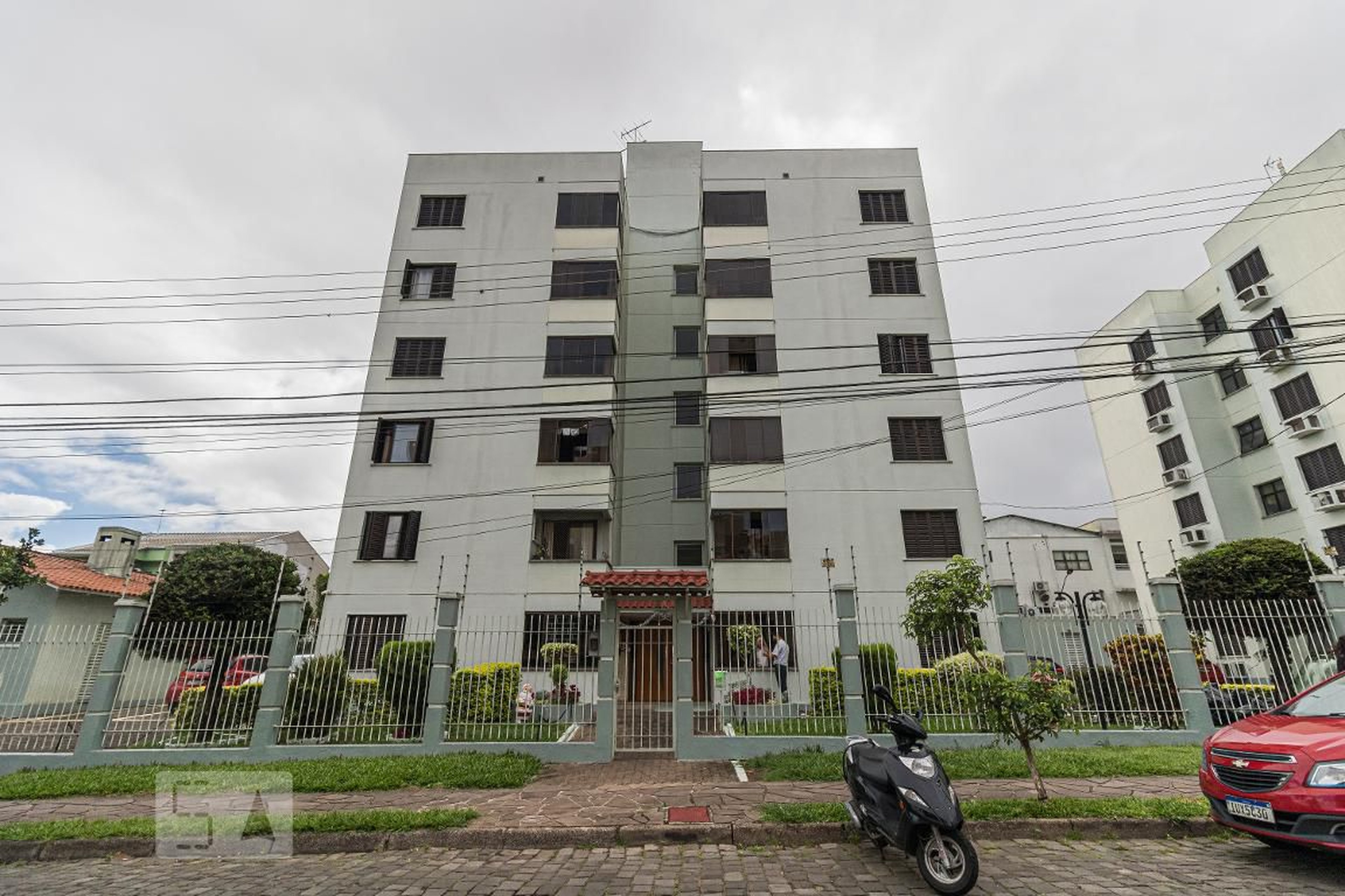Fachada do Prédio Condomínio em Avenida Salvador Leão, 80