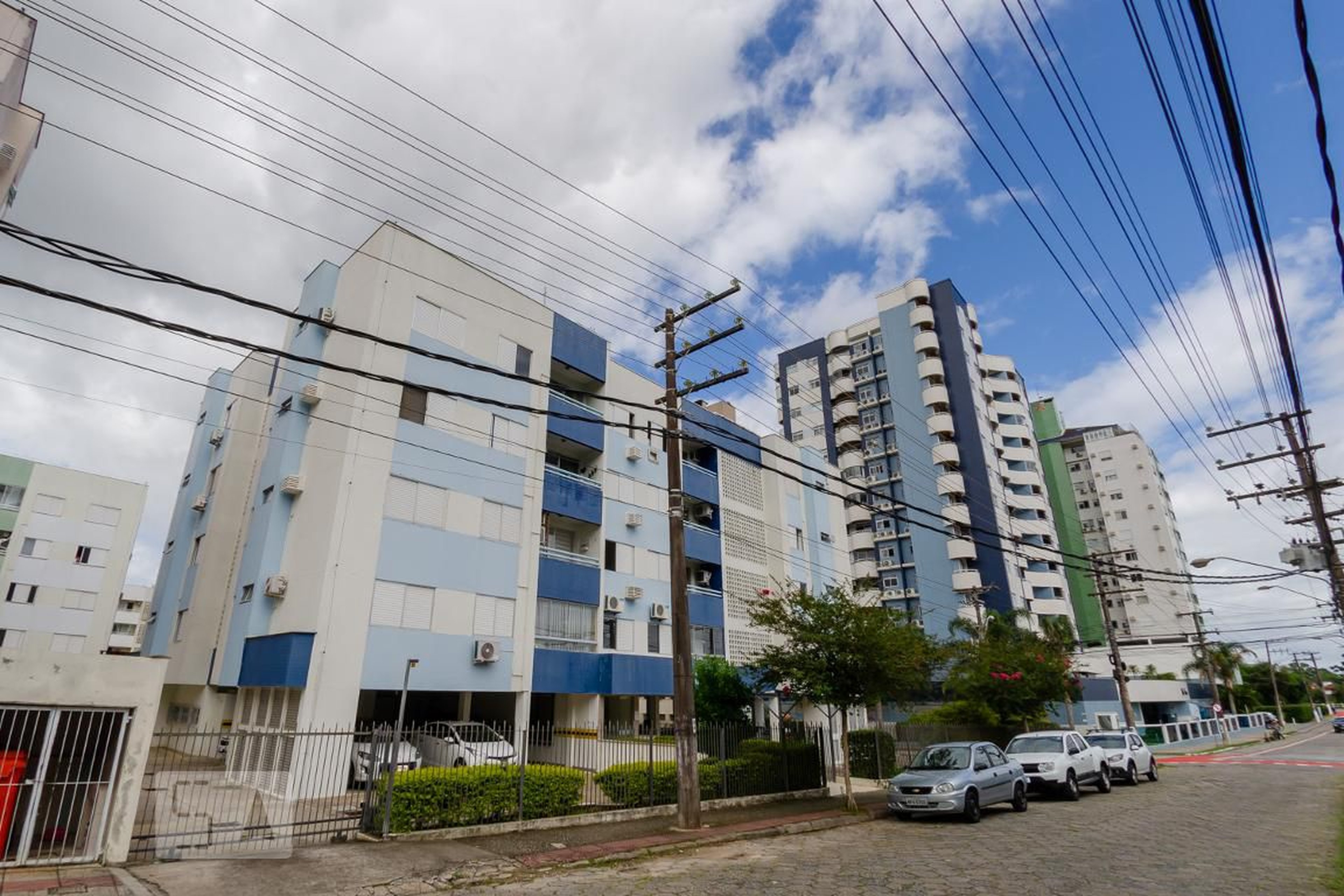 Fachada Condomínio em Rua Maestro Aldo Krieger, 132