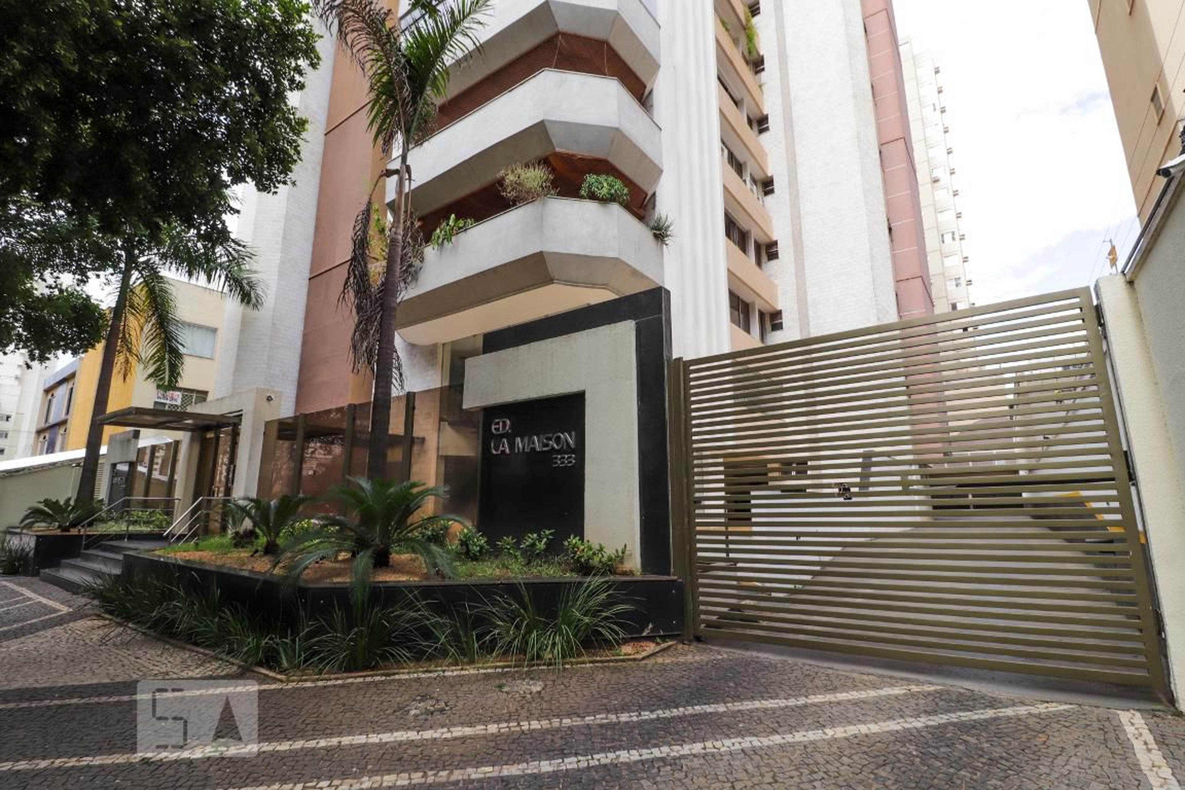 Fachada Condomínio em Rua 9, 333