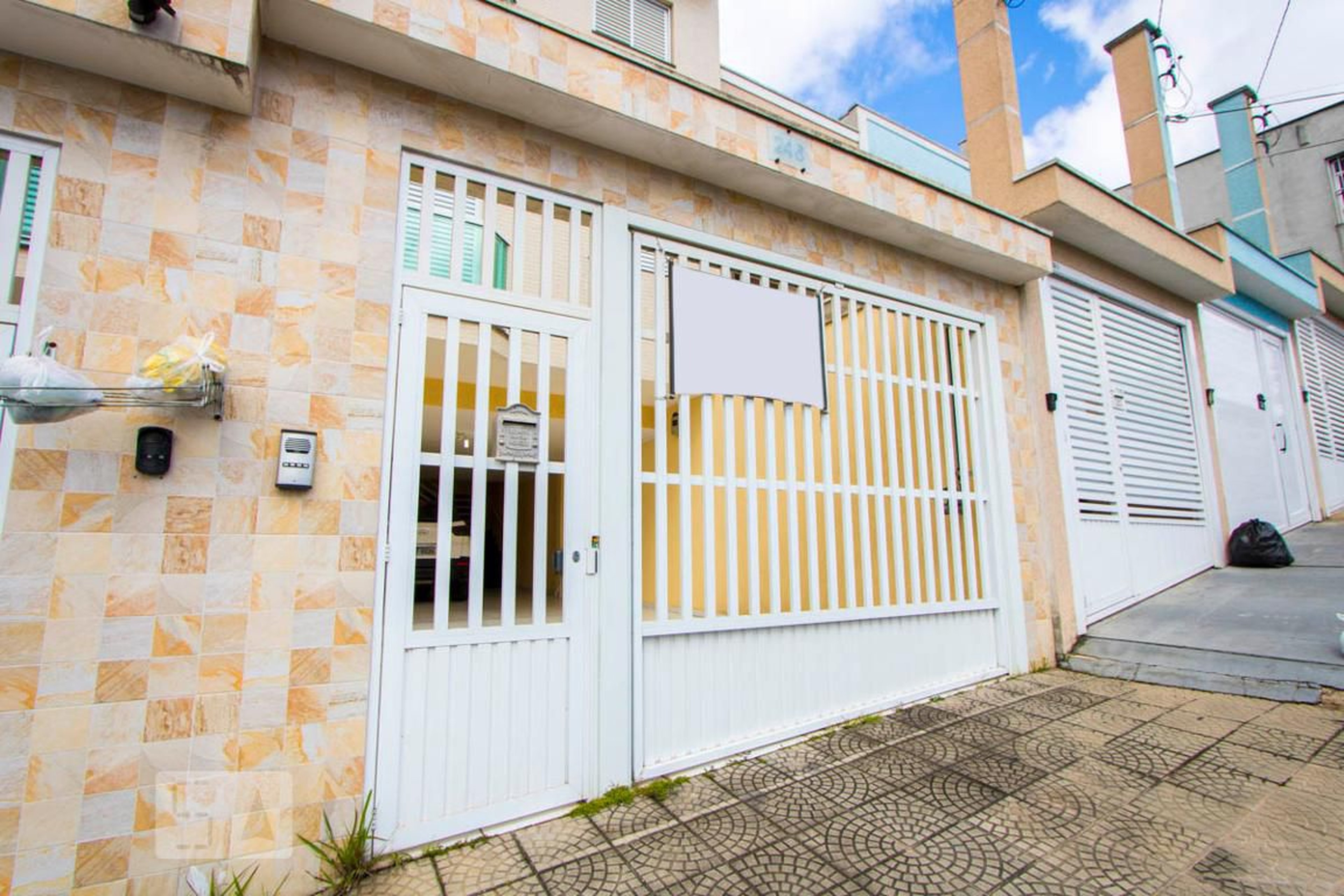 Fachada Condomínio em Rua Jacareí, 246