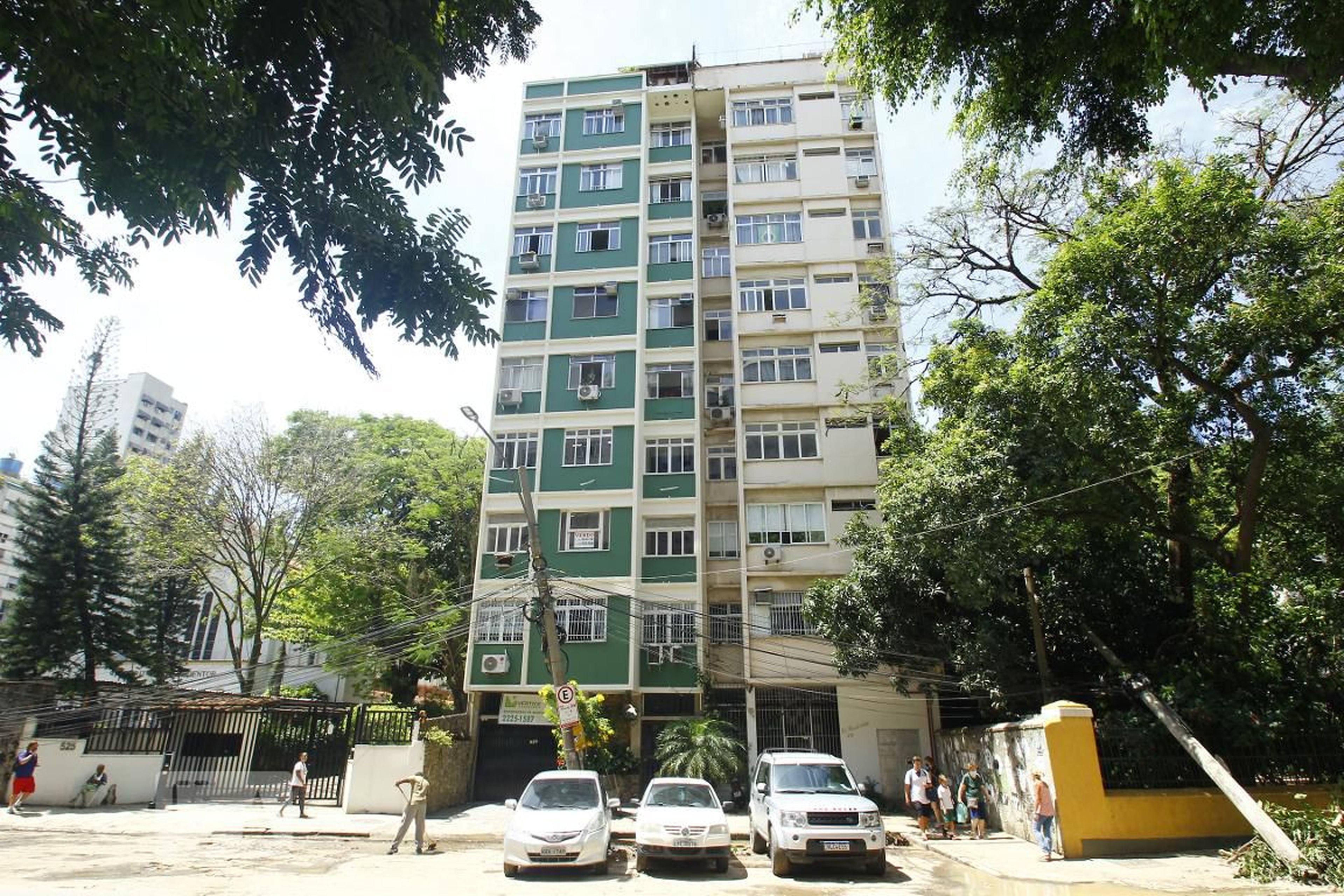 Fachada do Prédio Condomínio em Rua das Laranjeiras, 256