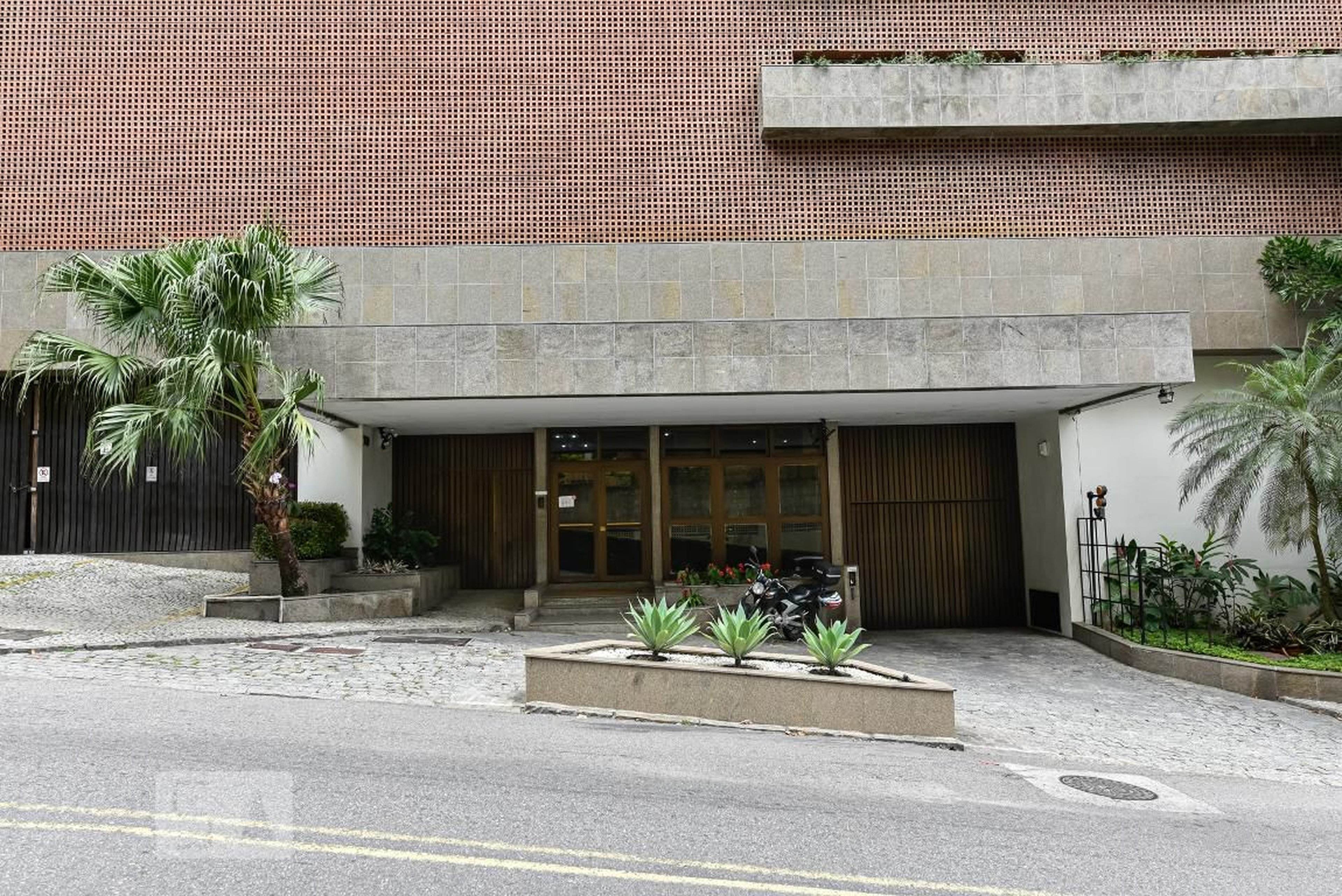 Fachada Condomínio LA Residence