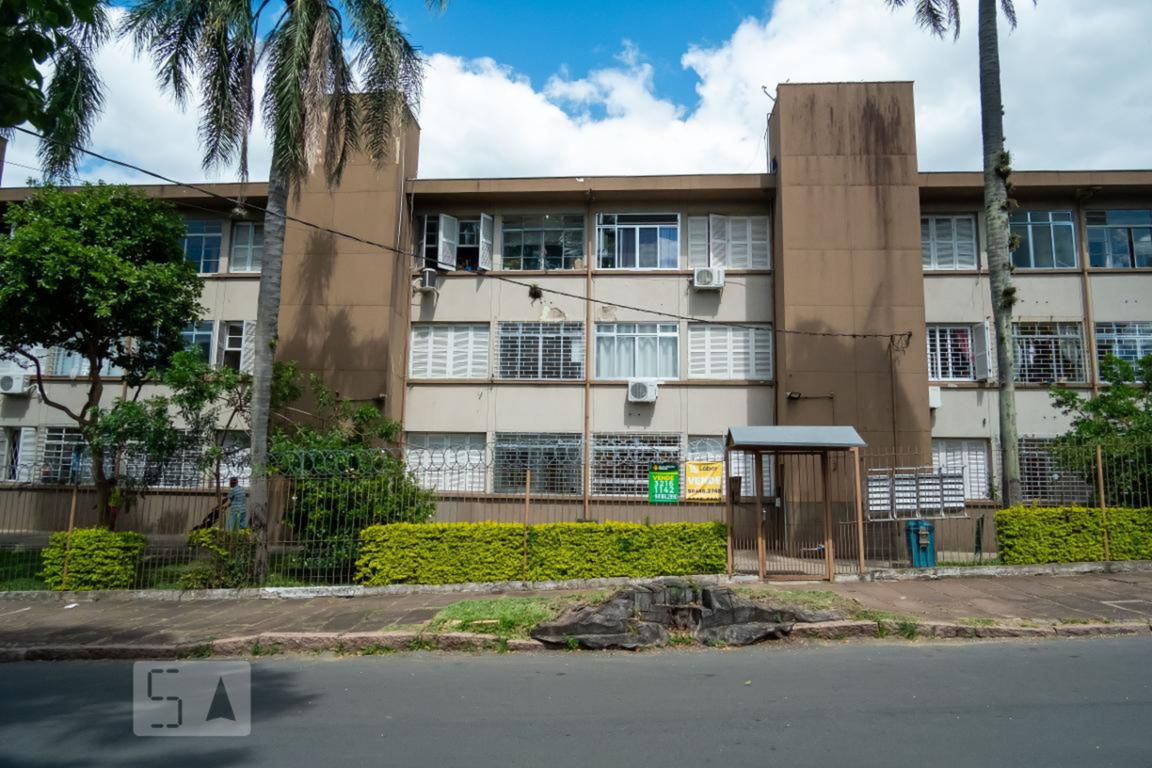 Fachada Condomínio em Rua Nelsom Zang, 123