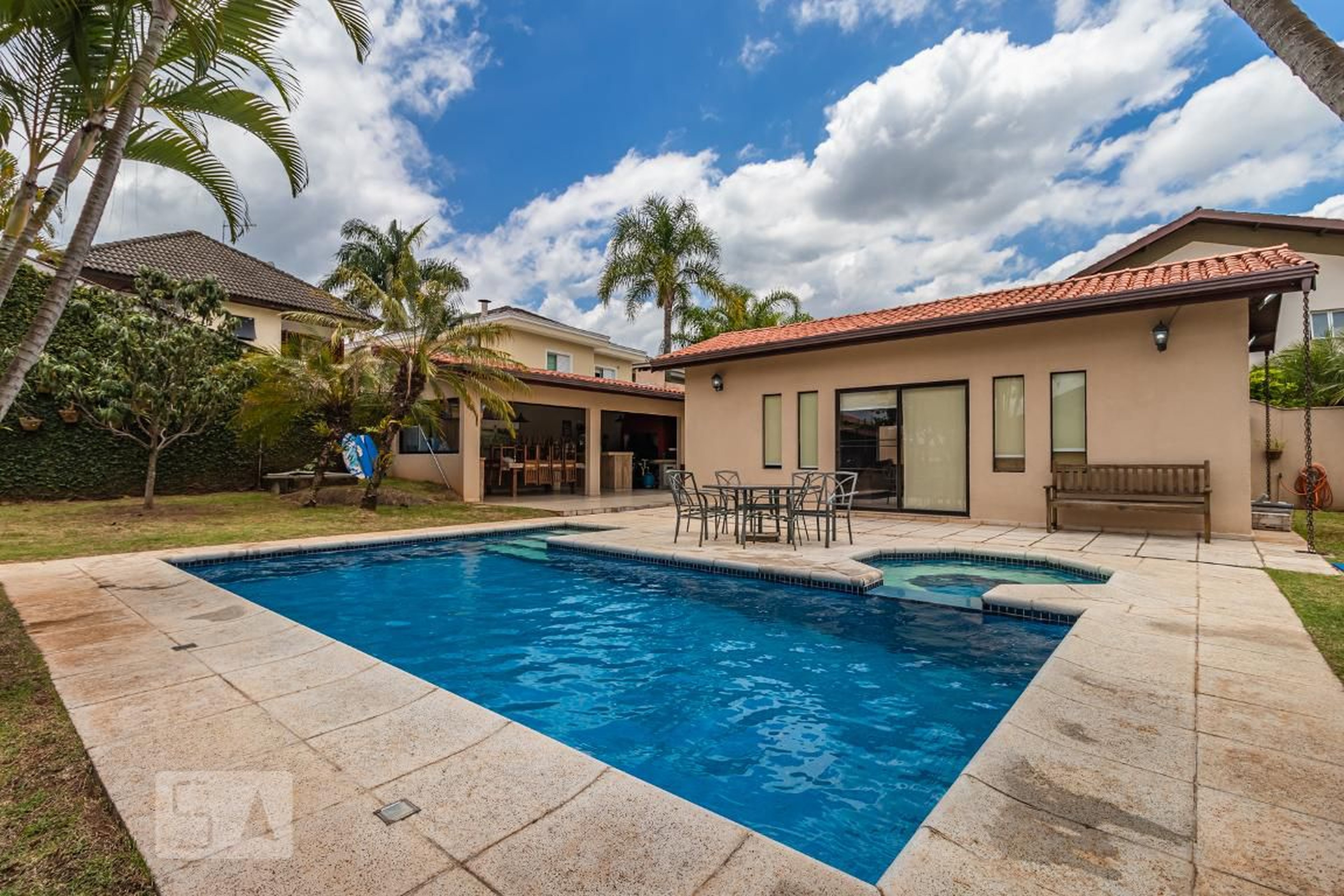 Piscina Condomínio Alphaville Residencial 3