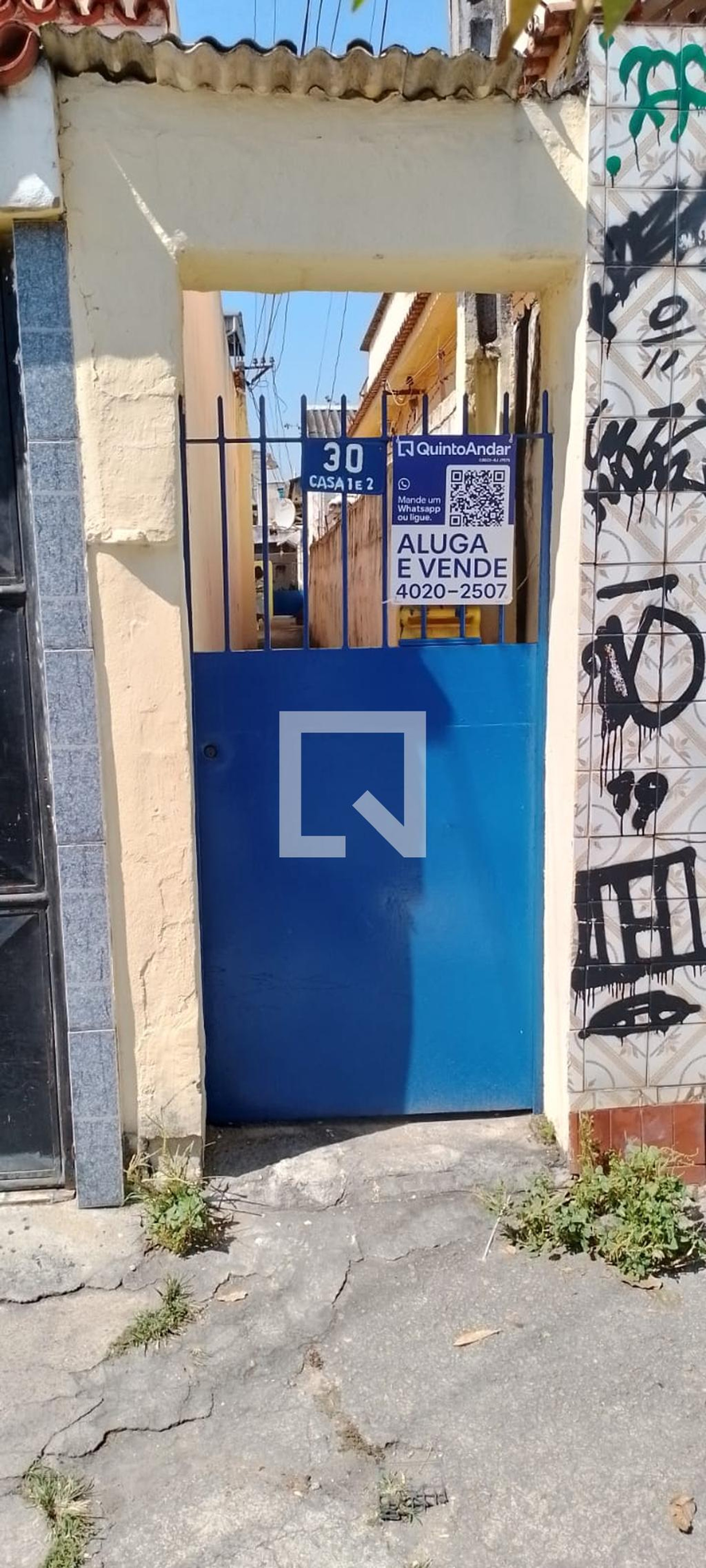 Fachada Condomínio em Rua Angelina, 30
