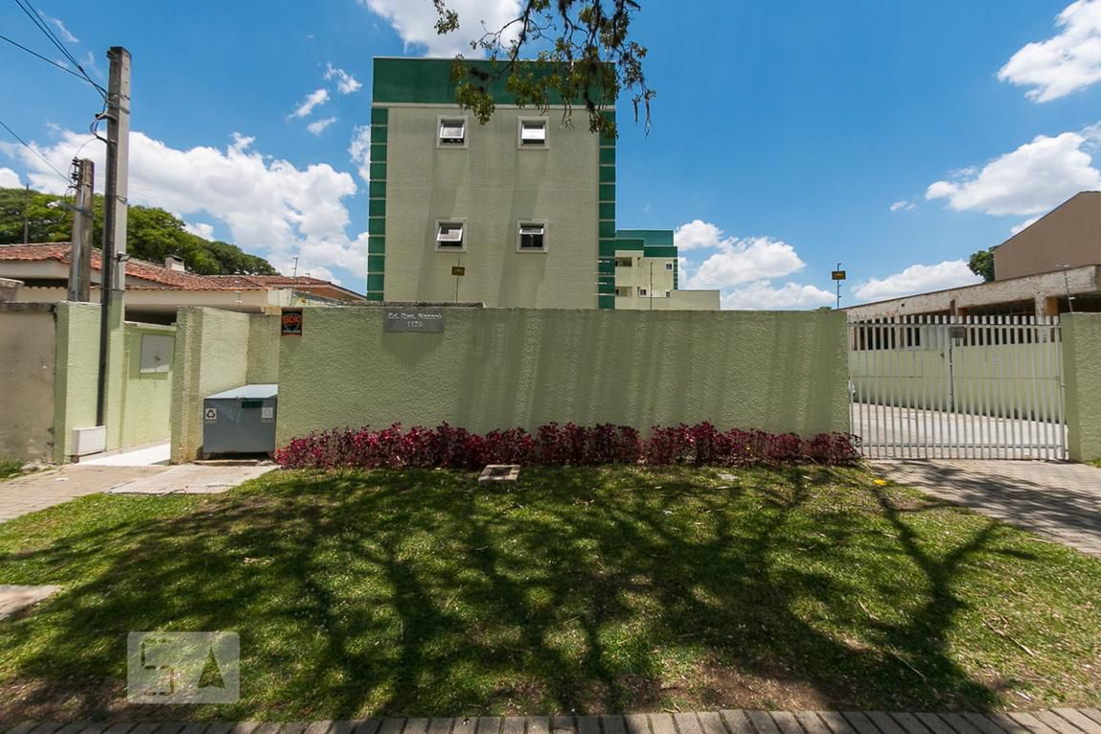 Fachada do Condomínio Condomínio em Rua Doutor Goulin, 1126