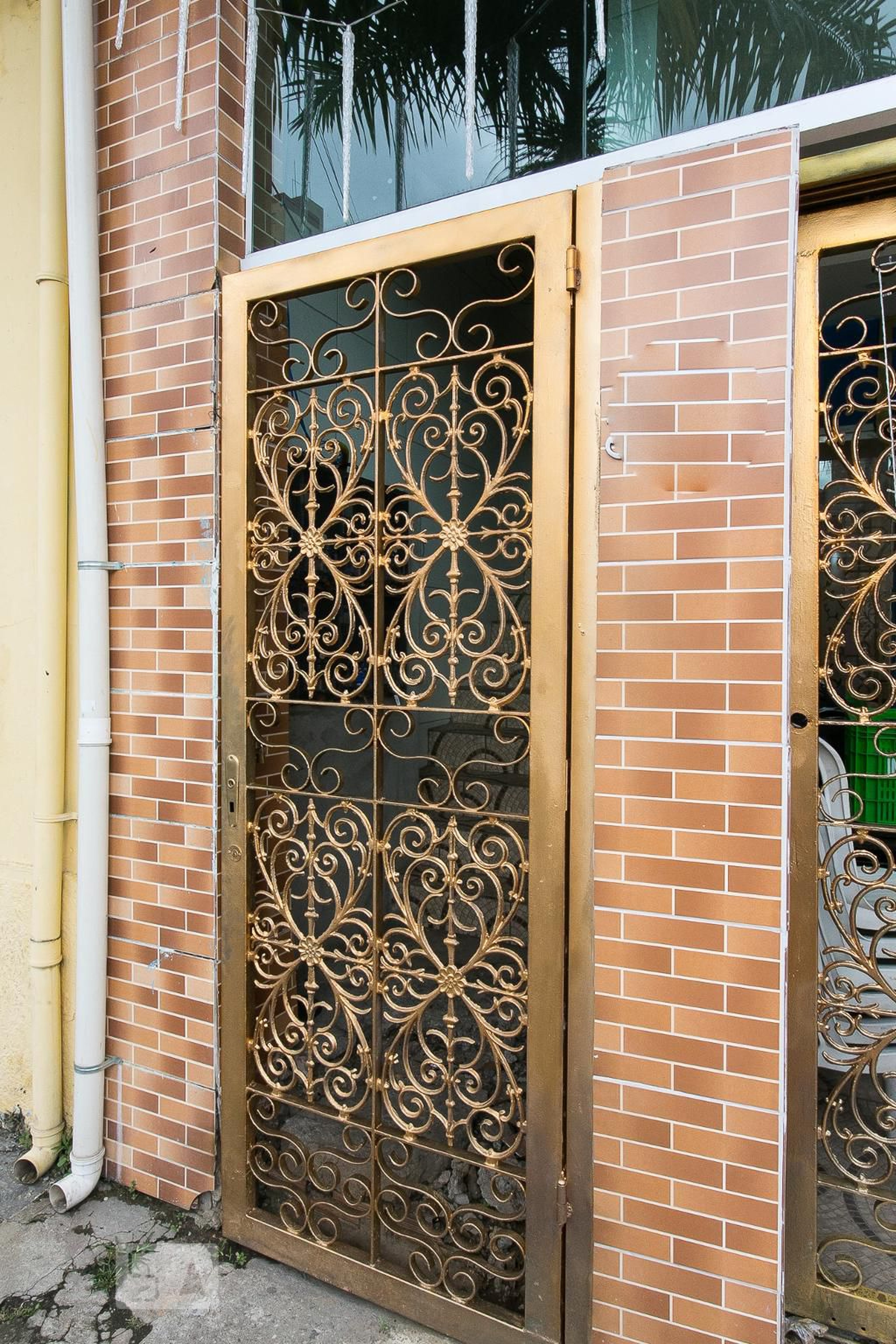 Fachada do Condomínio Condomínio em Rua Maria Carlota, 327