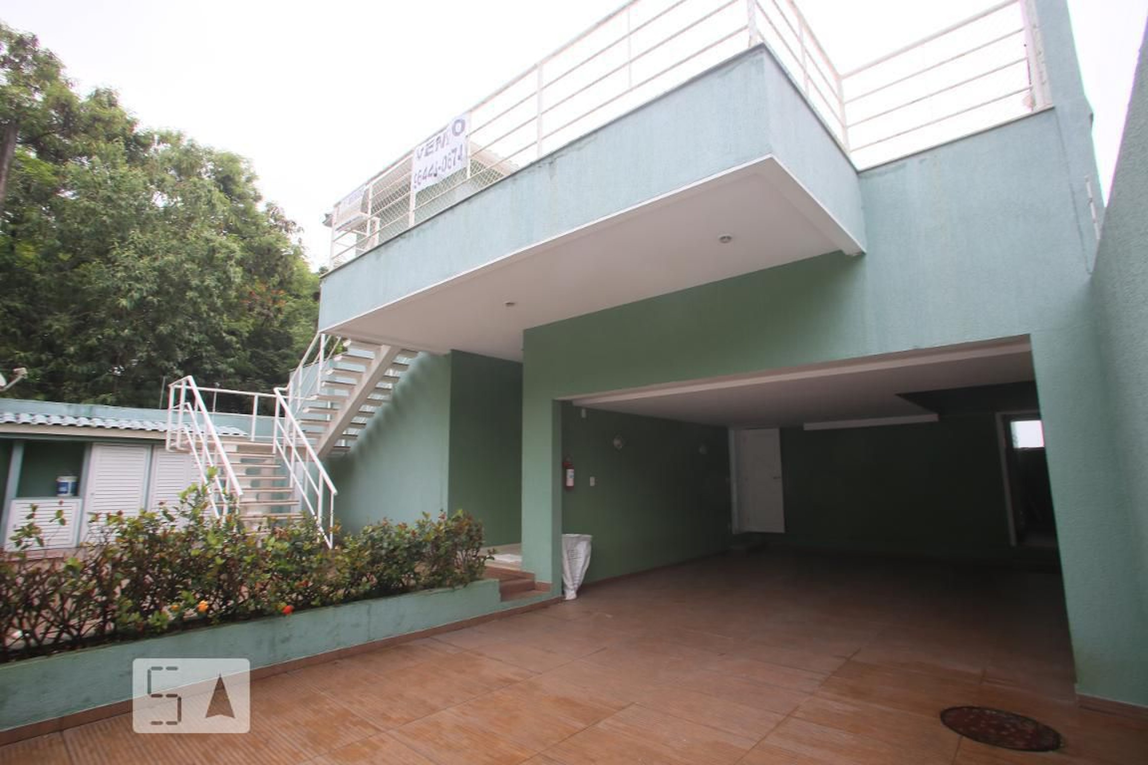 Fachada Condomínio em Rua Isac Newton, 638