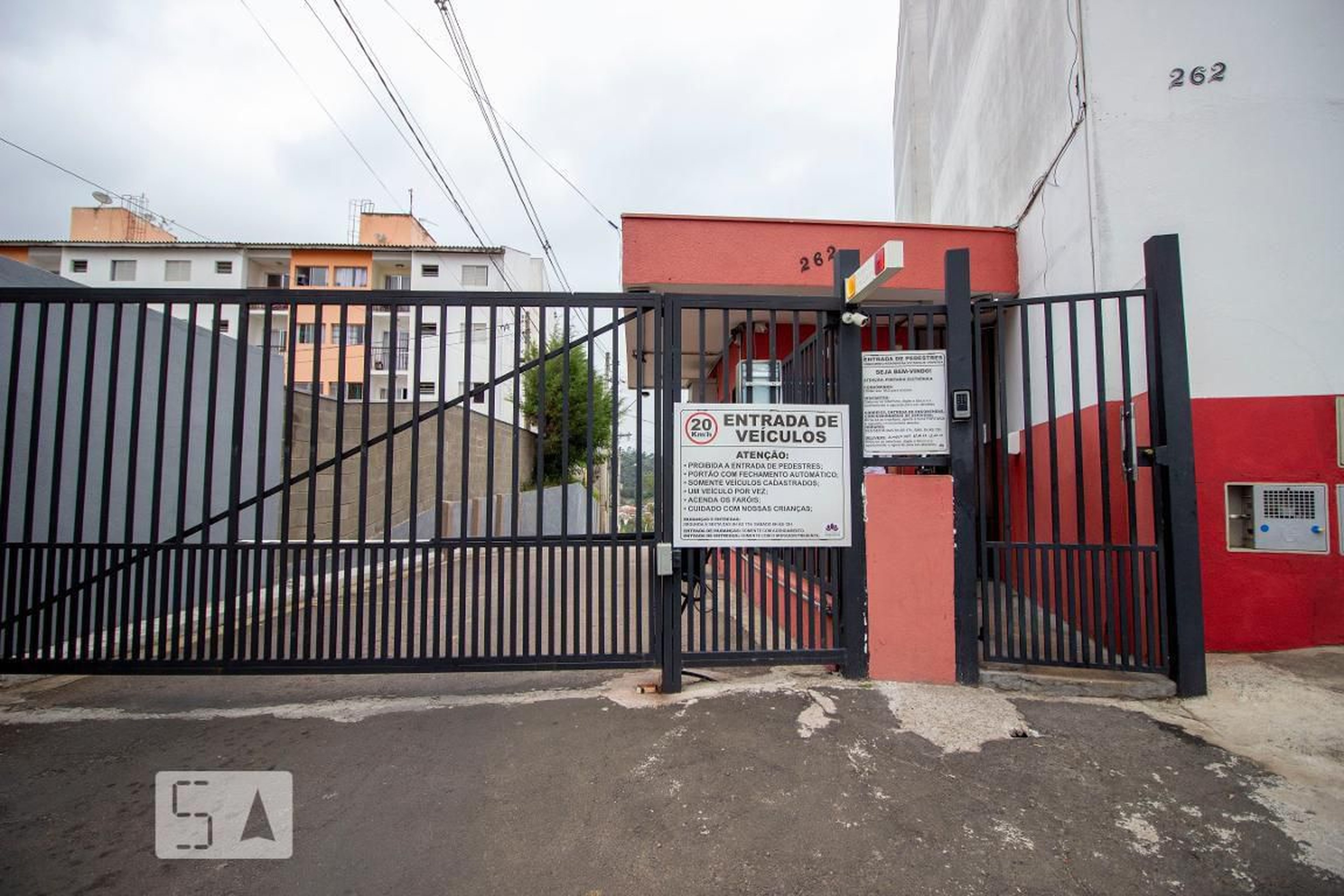 Fachada do Condomínio Condomínio Parque Orquidea