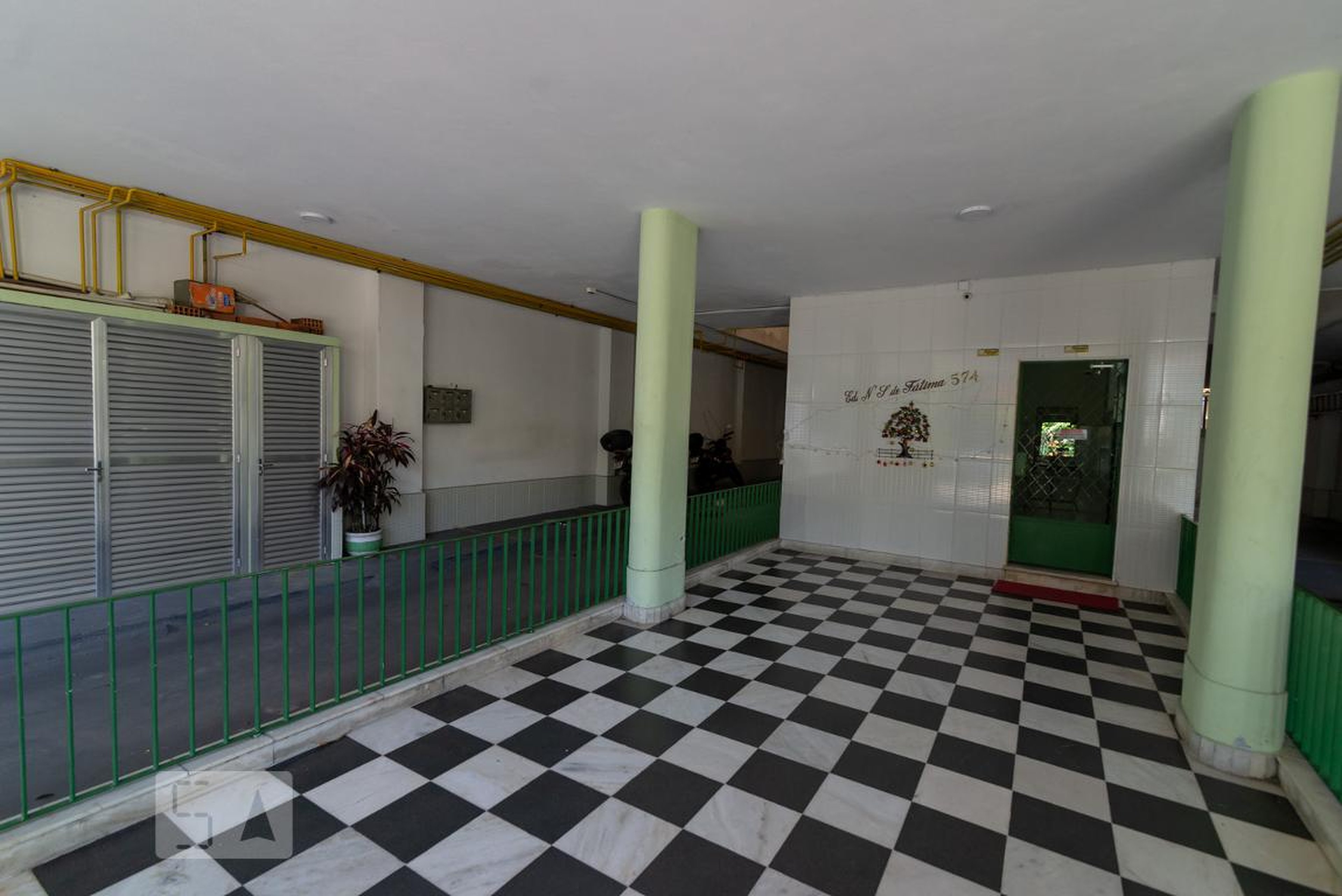 Hall - null