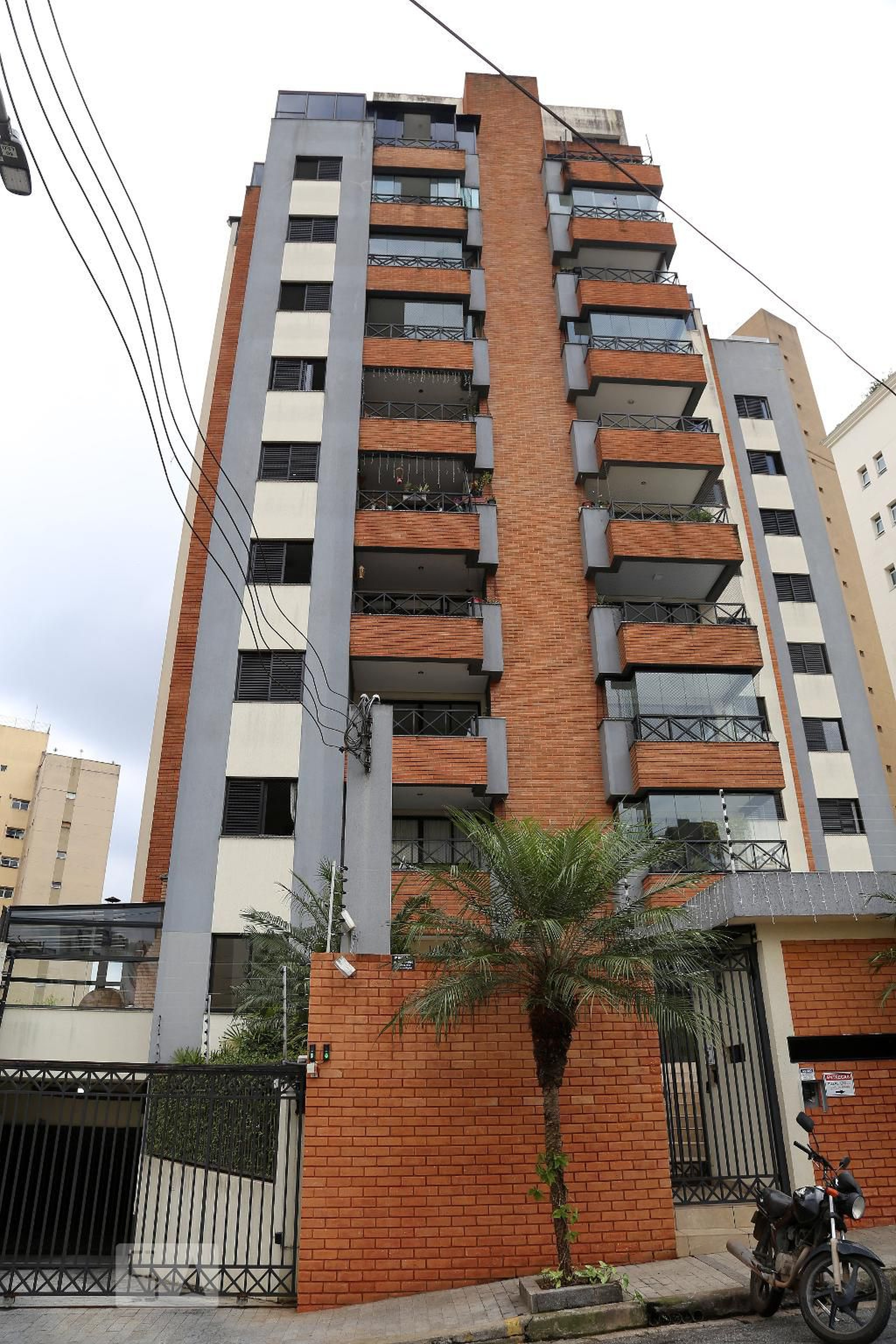 Fachada do Condomínio Edifício Monticelli