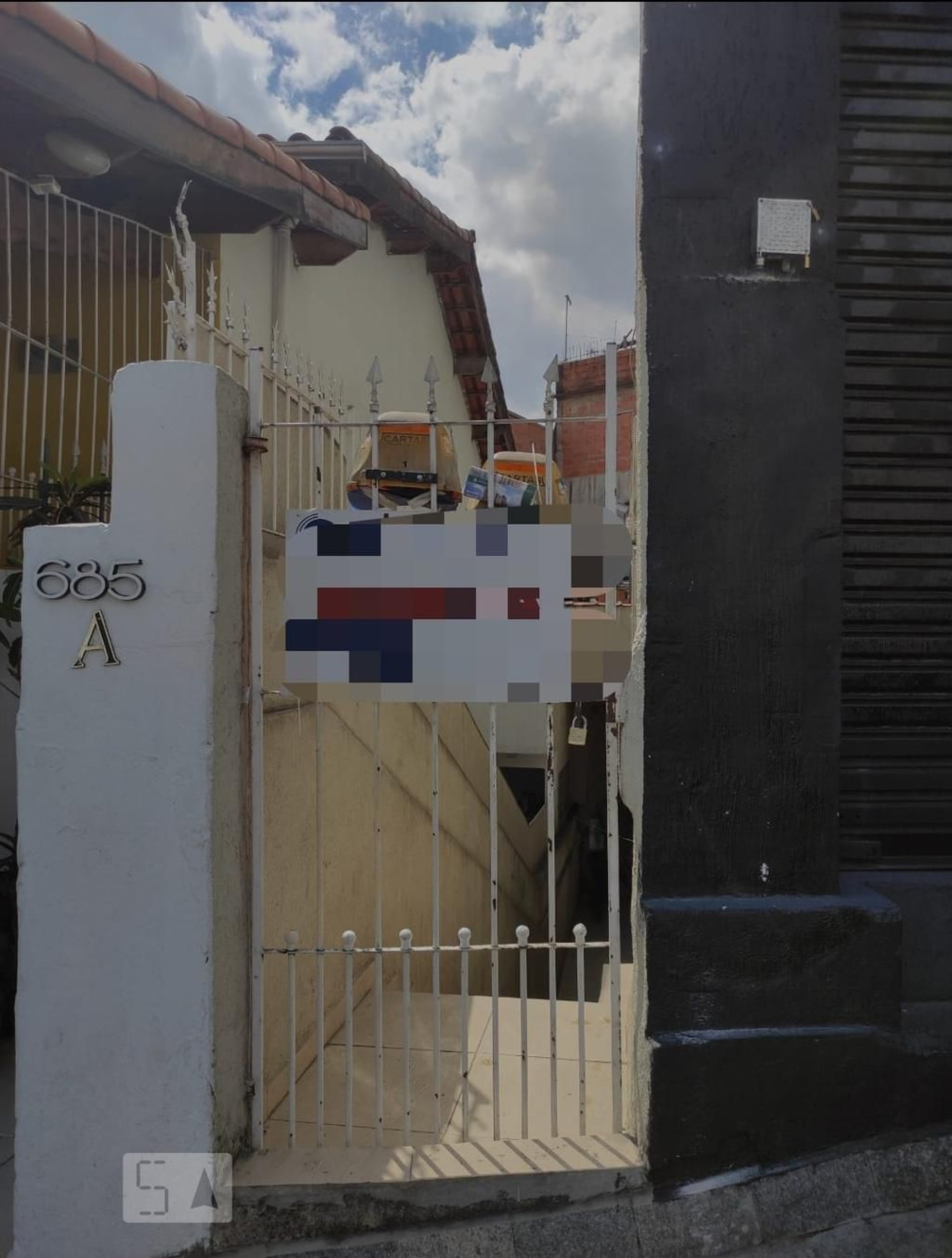 fachada Condomínio em Rua Carolina Soares, 695