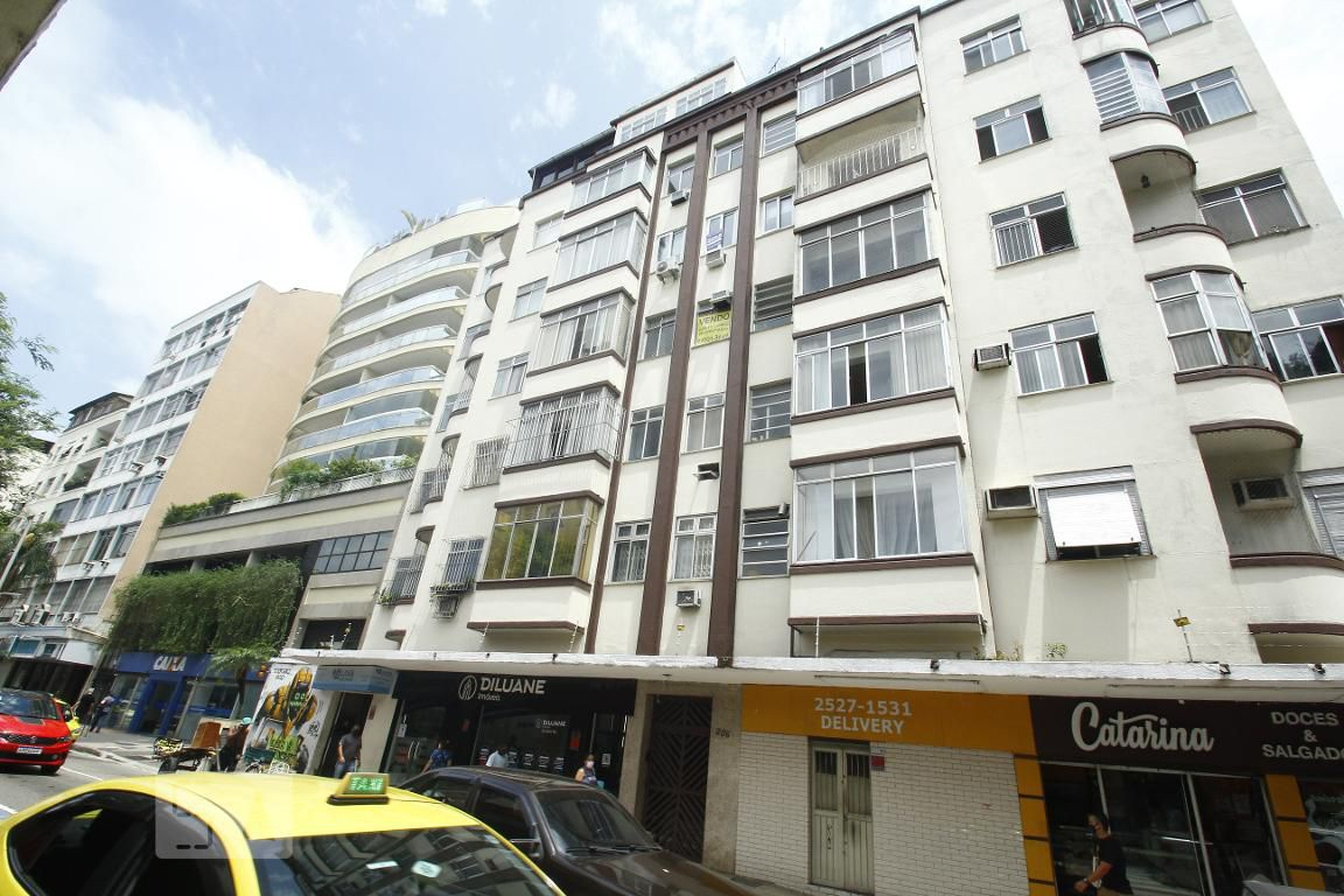 Fachada do Prédio Condomínio em Rua Voluntários da Pátria, 236