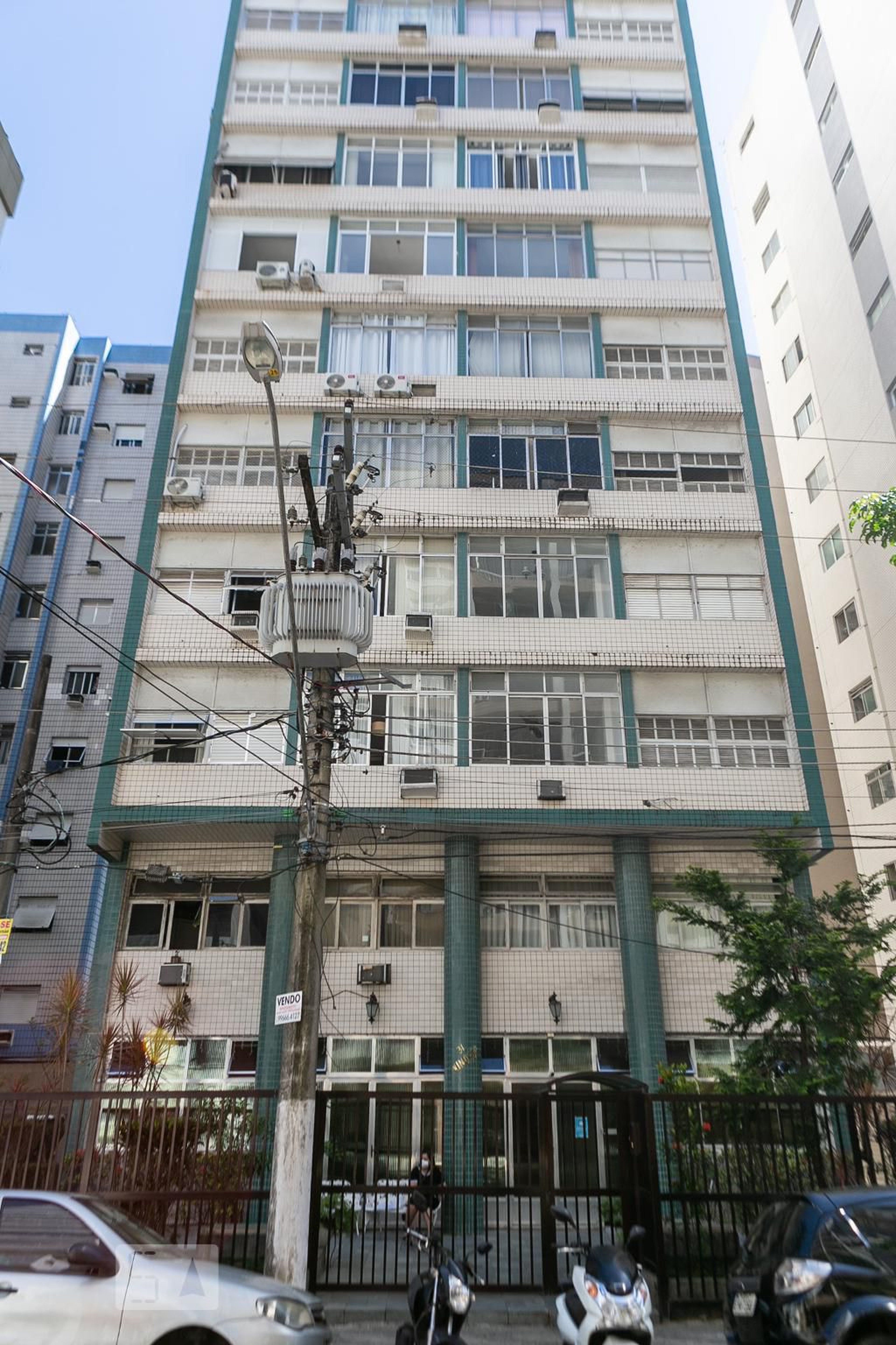 Fachada Condomínio em Rua Doutor Alamir Martins, 341