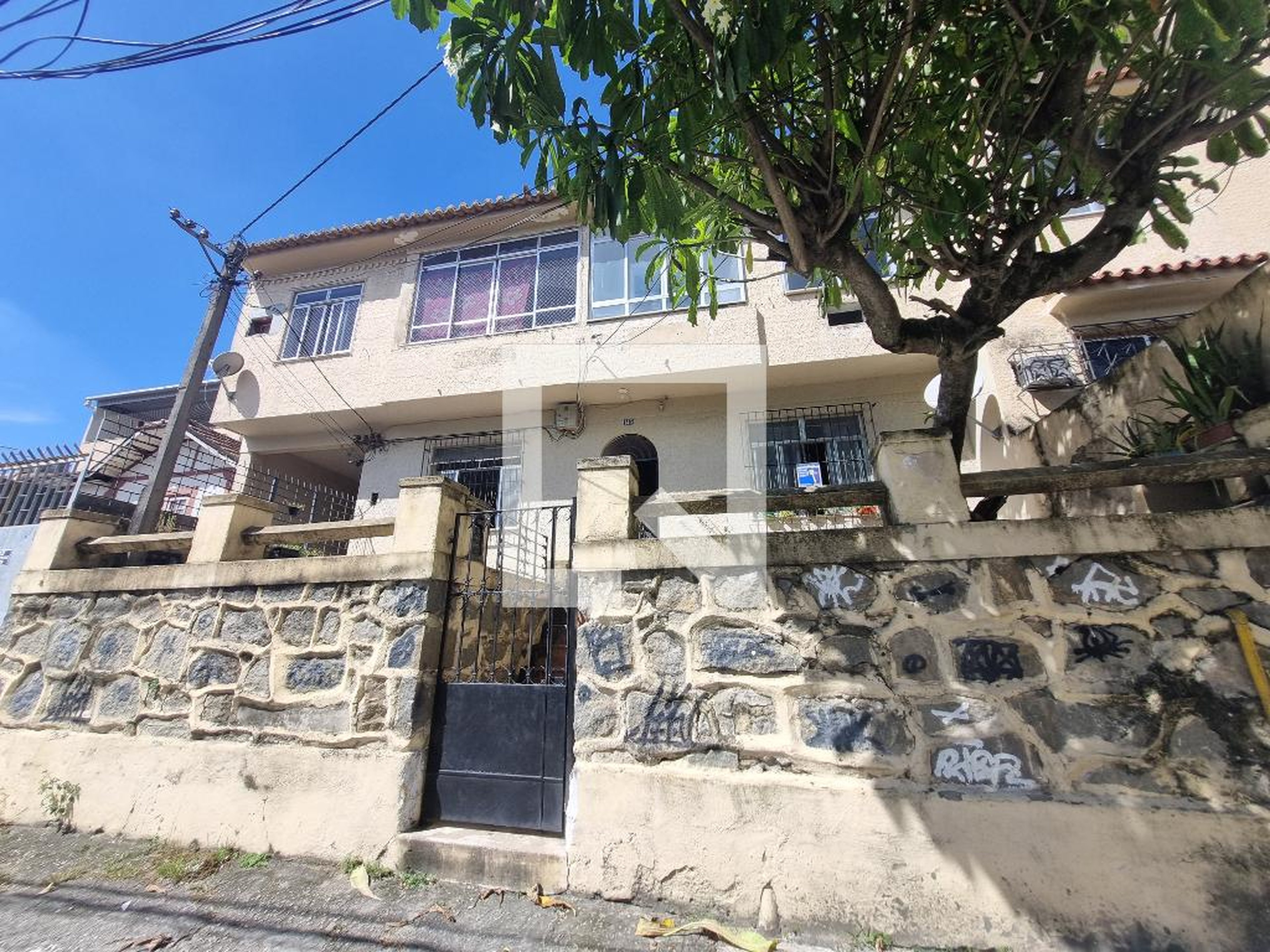 Fachada Condomínio em Rua Catulo Cearense, 143