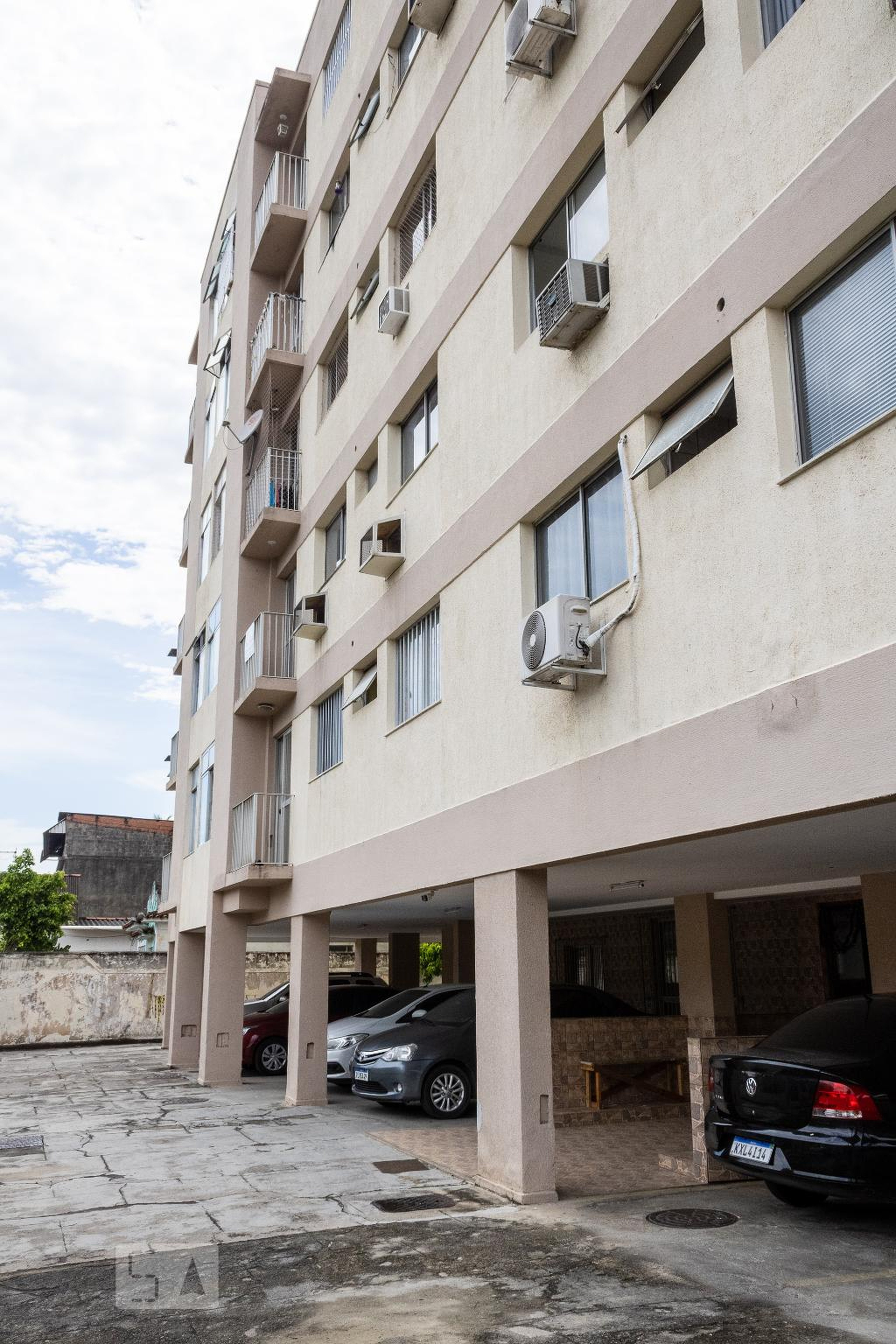 Fachada do Prédio Condomínio em Rua Cabiúna, 103