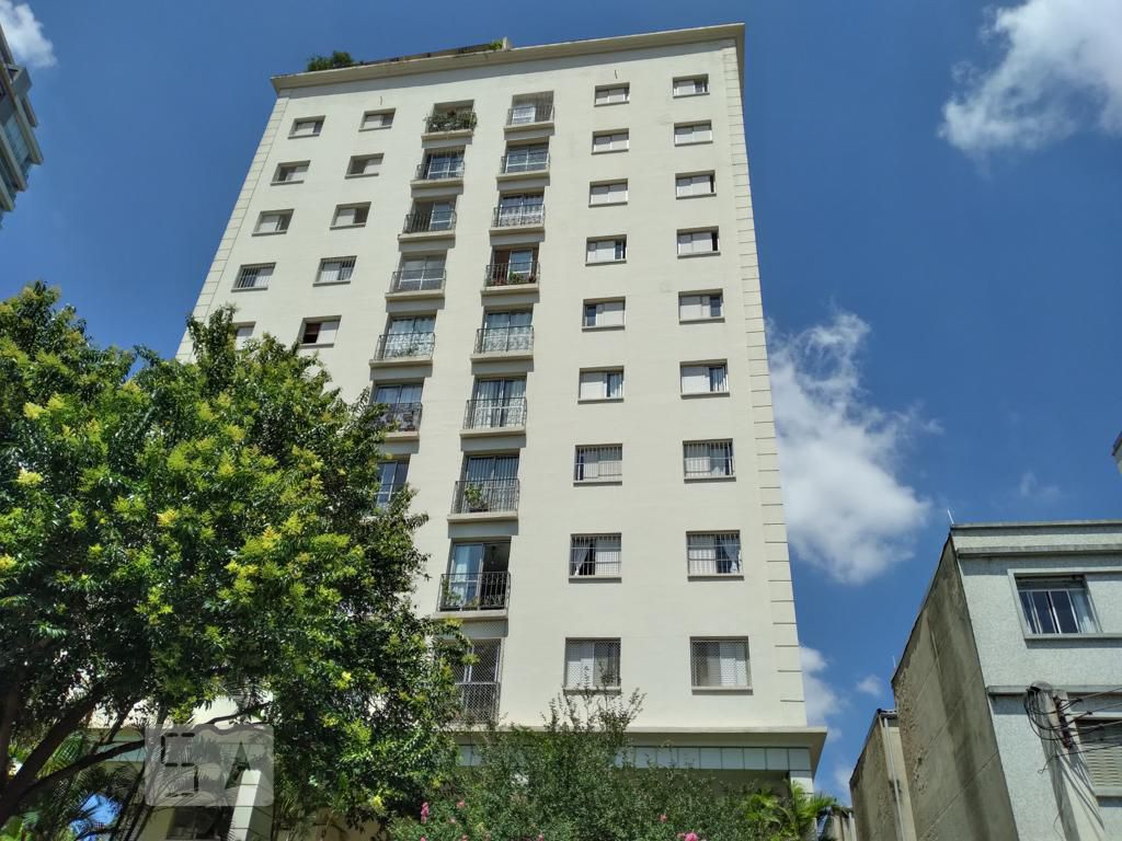 Fachada Condomínio Village Saint Michel