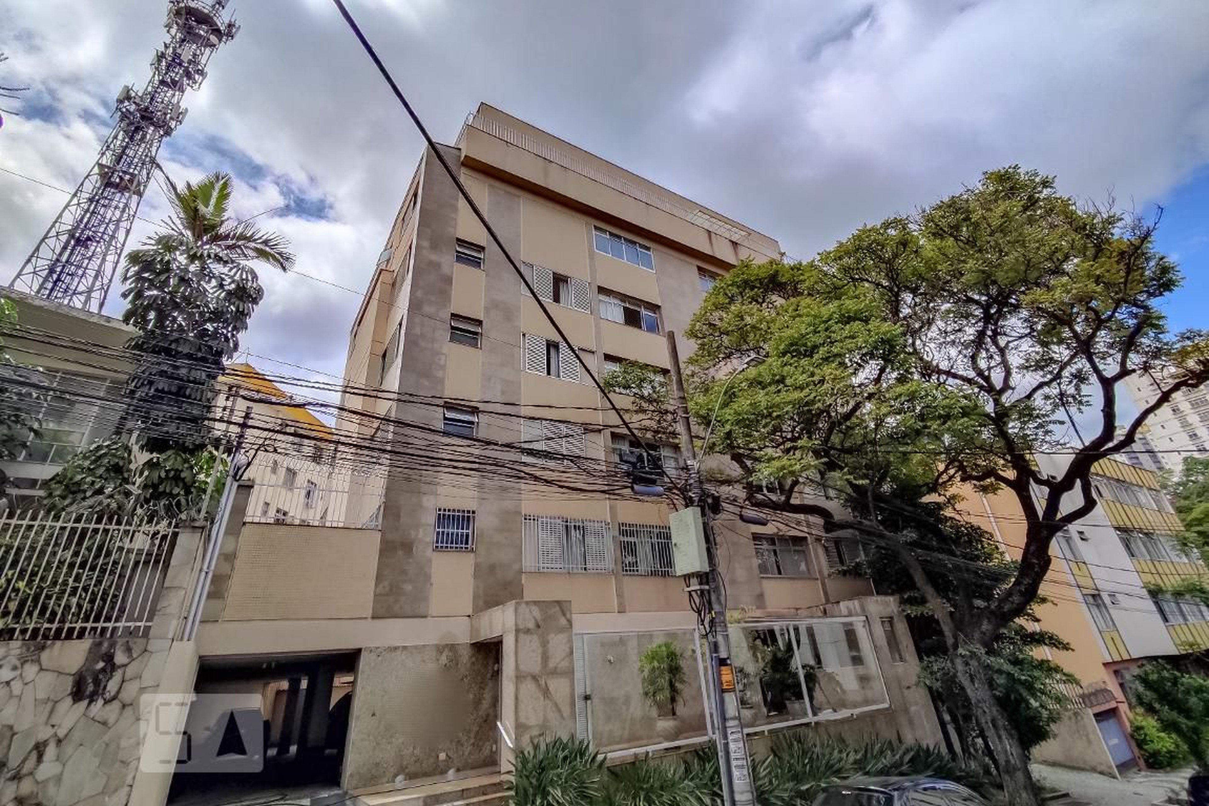 Fachada Condomínio em Rua Afonso XIII, 589