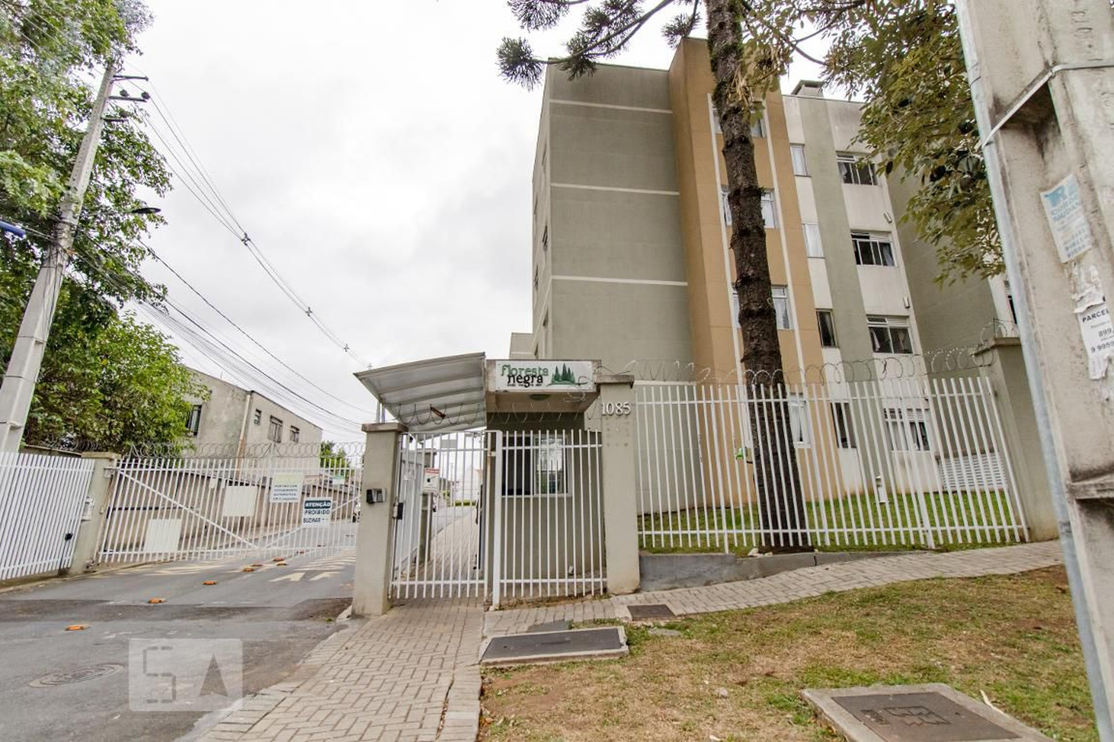 Fachada do Condomínio Residencial Floresta Negra