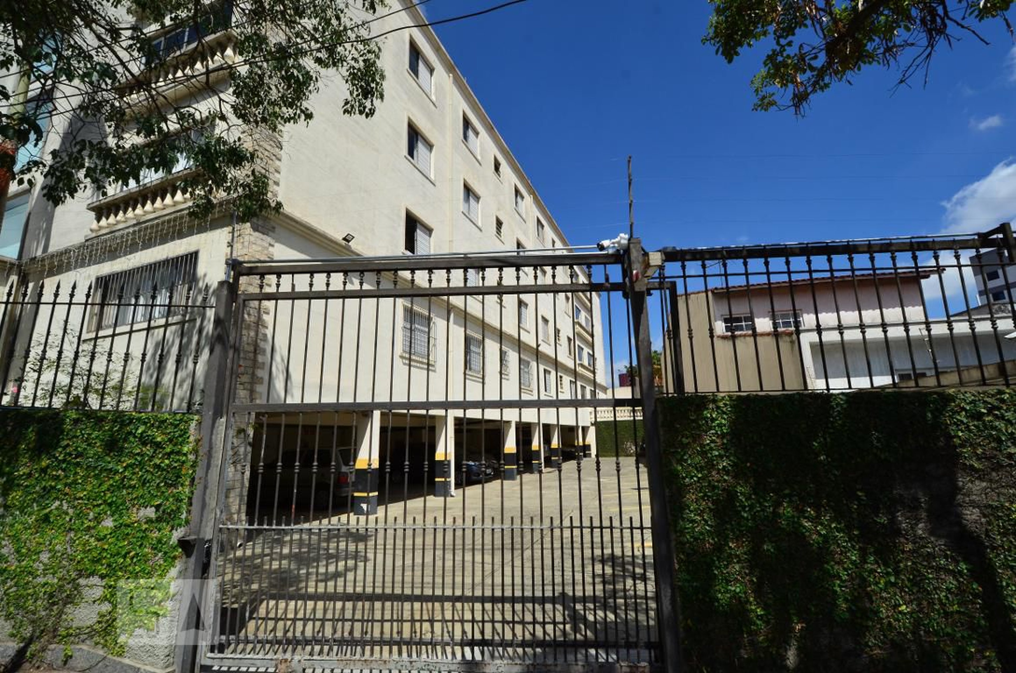 Fachada do Prédio Condomínio Fernanda