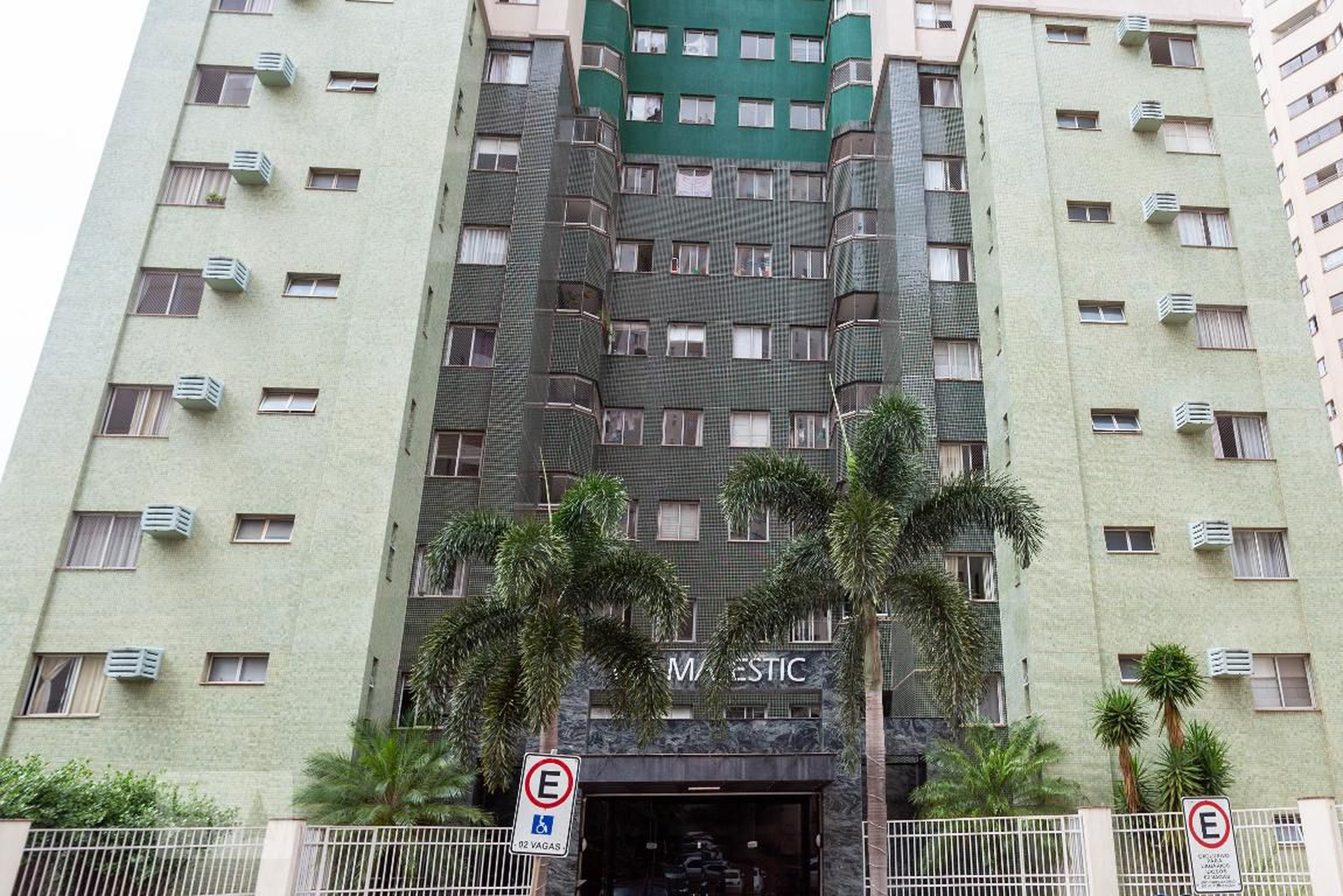 Fachada Condomínio Via Magestic