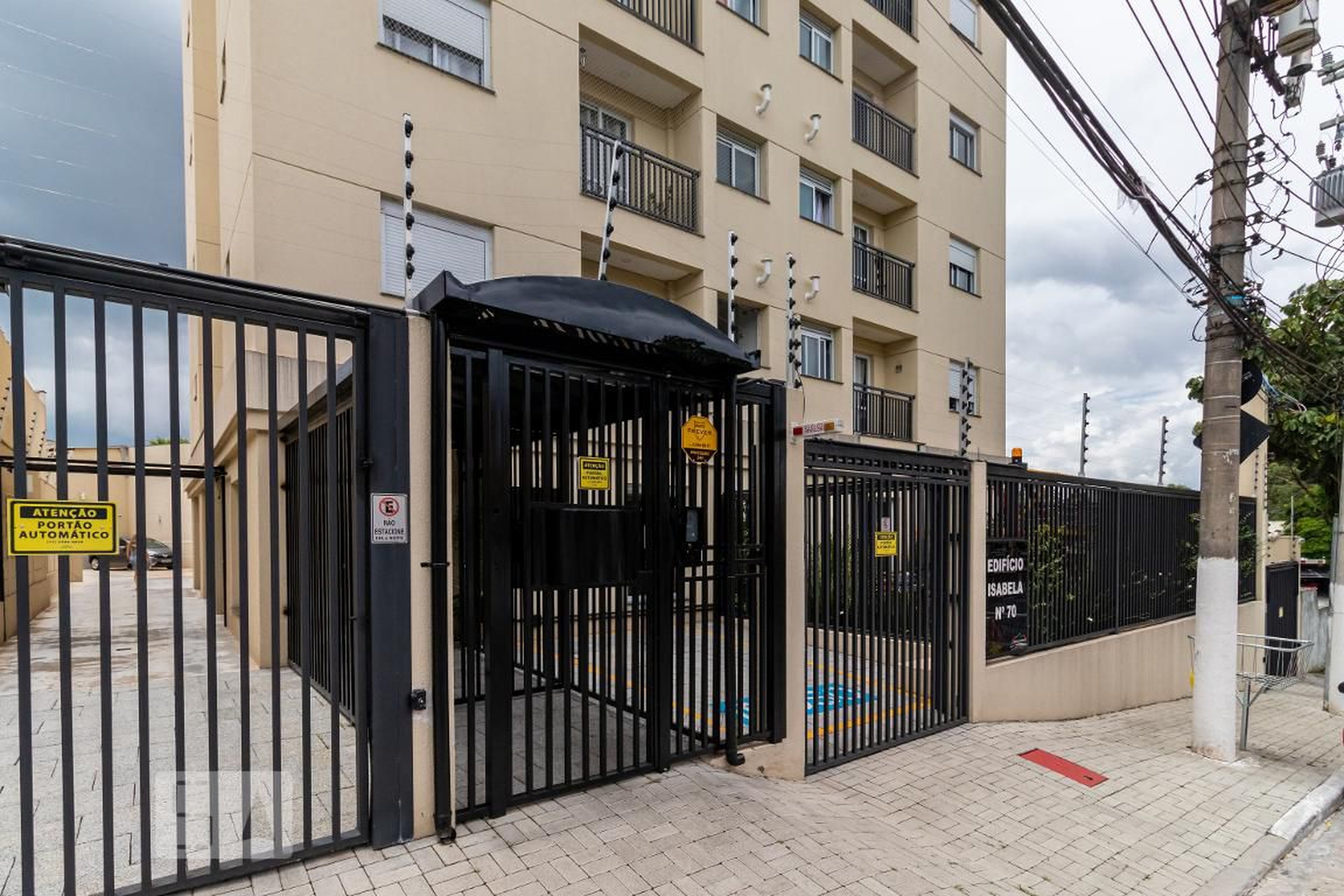 Fachada do Condomínio Edifício Isabela