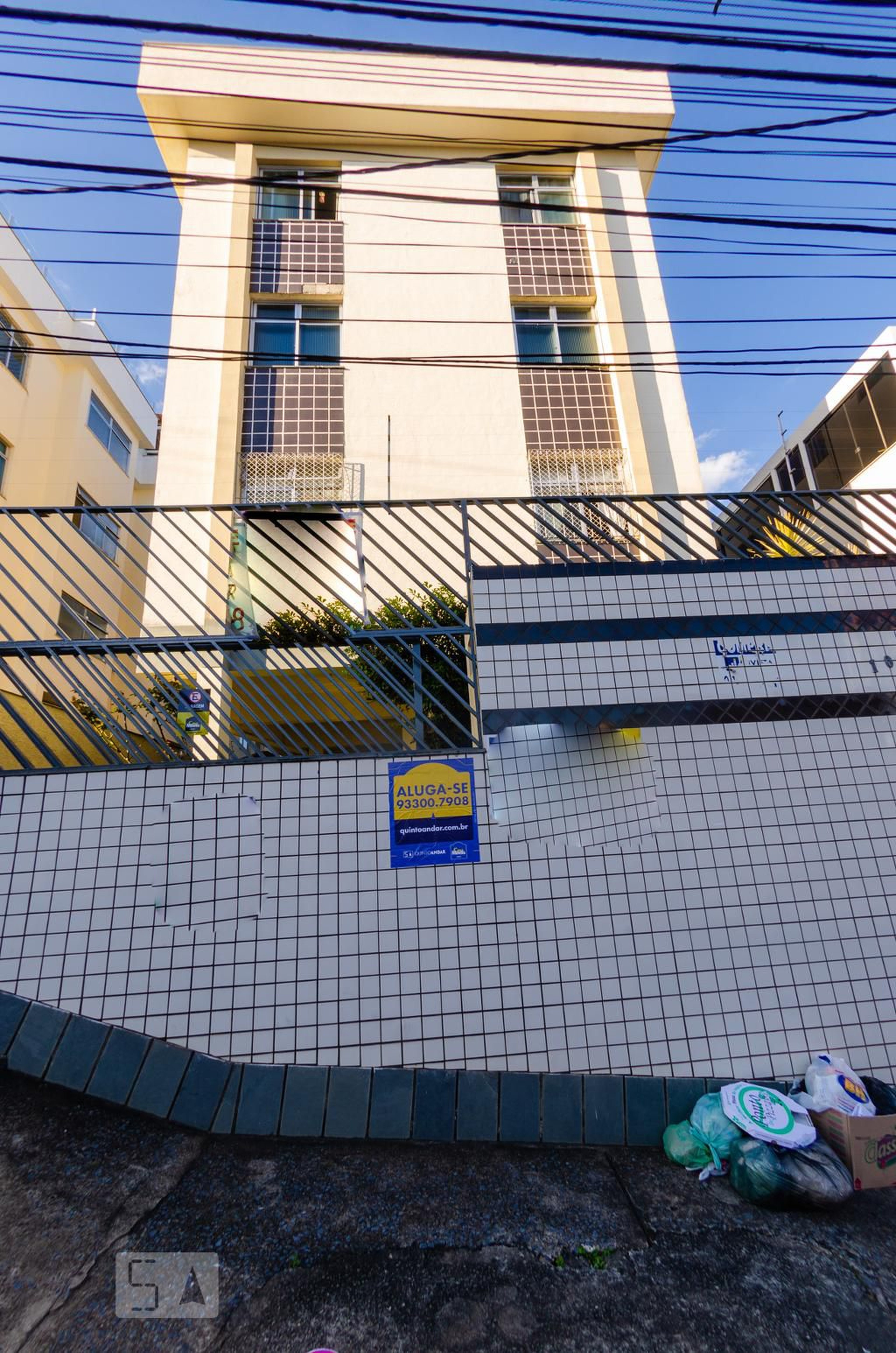 Fachada Condomínio em Rua Desembargador Tinoco, 102