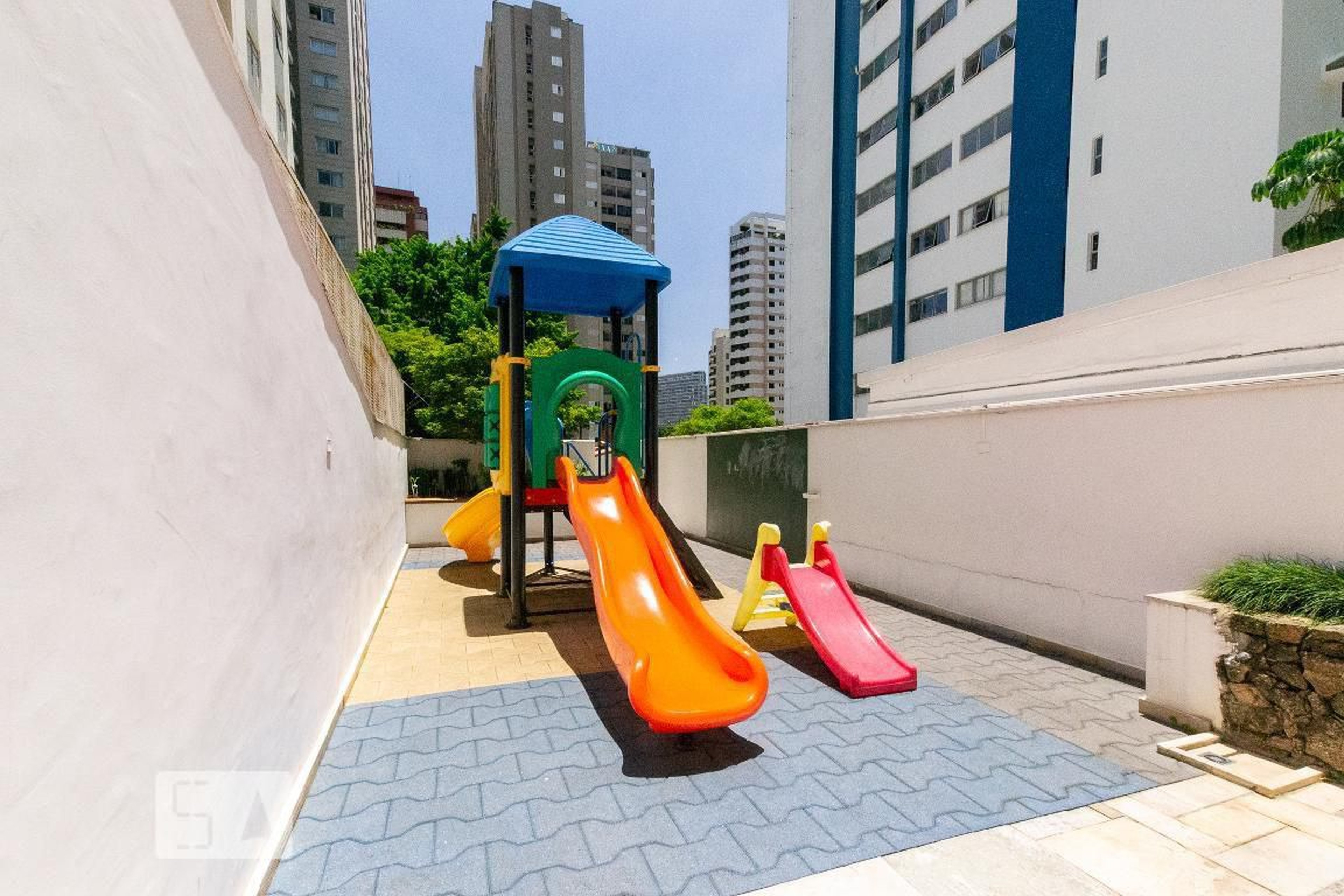 Playground - Metropolitan