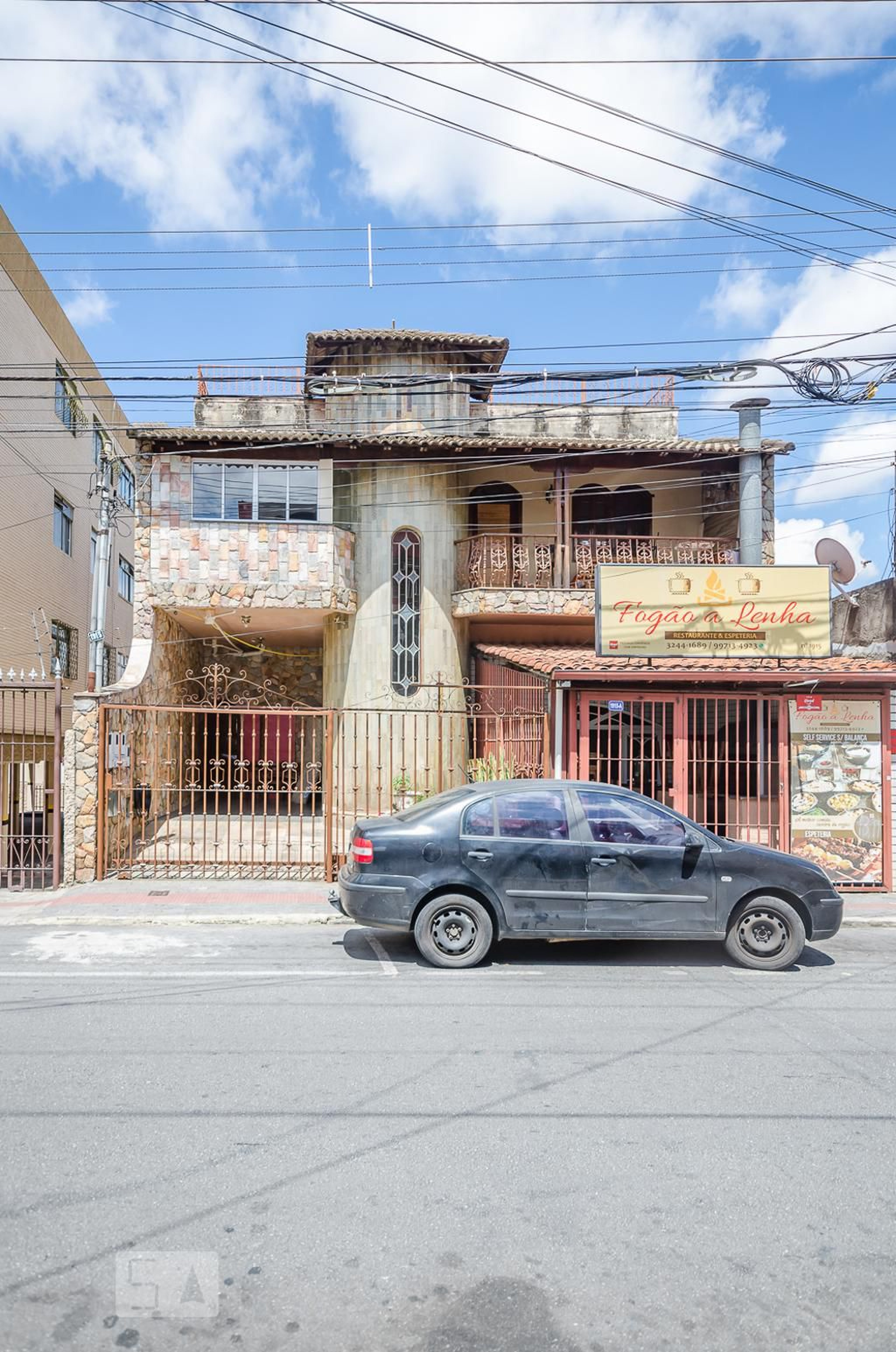 Fachada Condomínio em Rua Francisco Bicalho, 1915