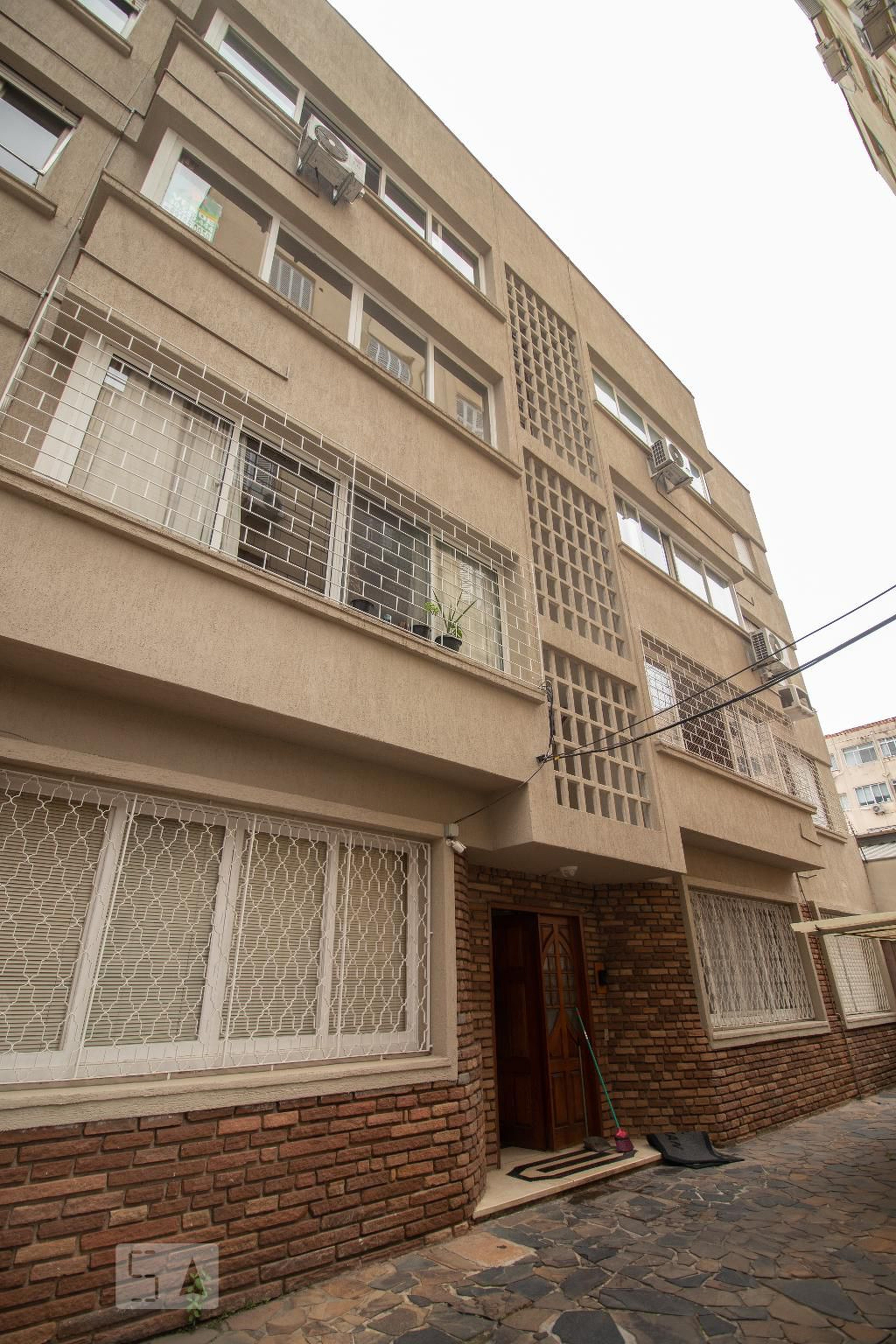 Fachada Condomínio em Avenida Venâncio Aires, 171