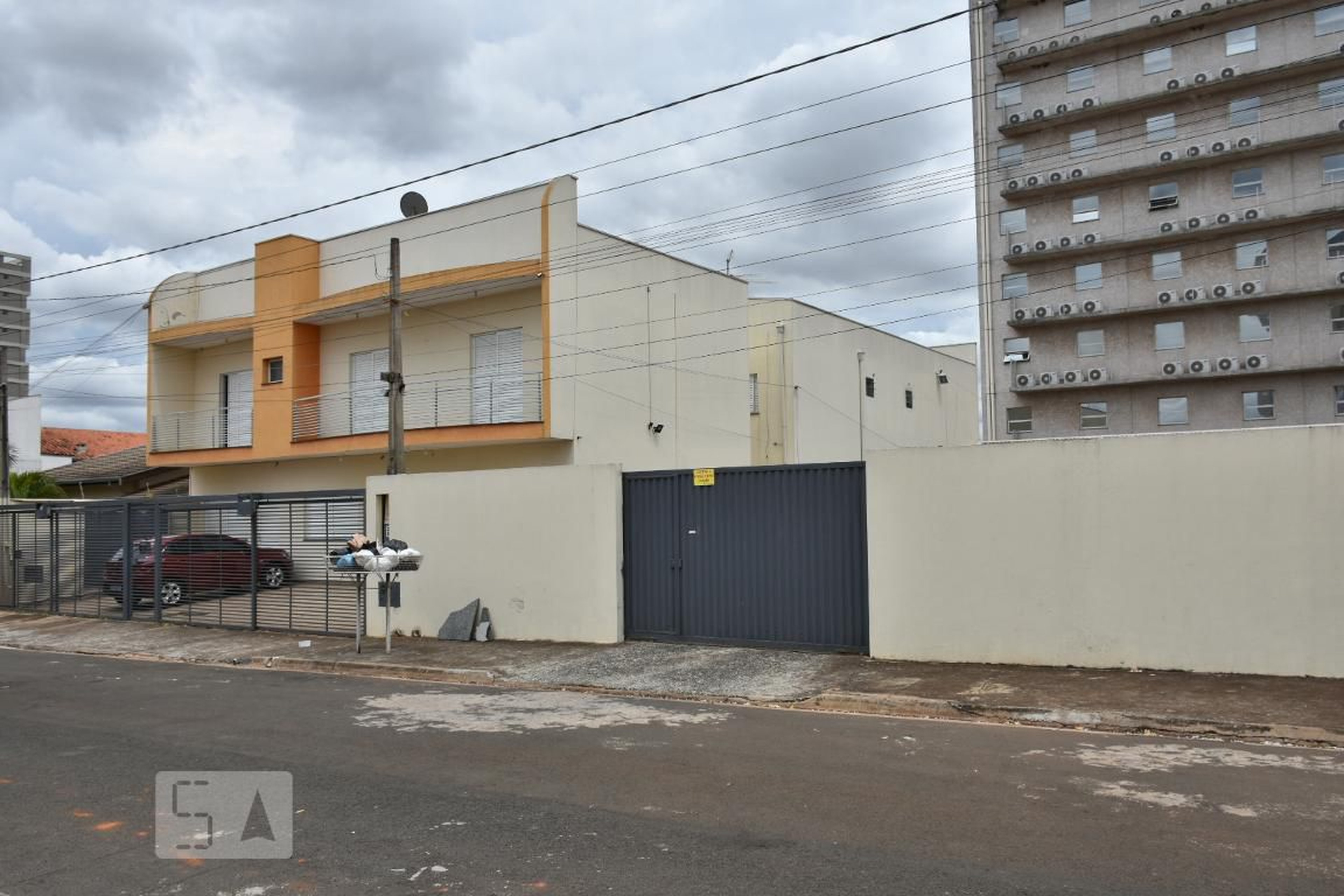 Fachada do Condomínio Condomínio Flat Parque Gabriel