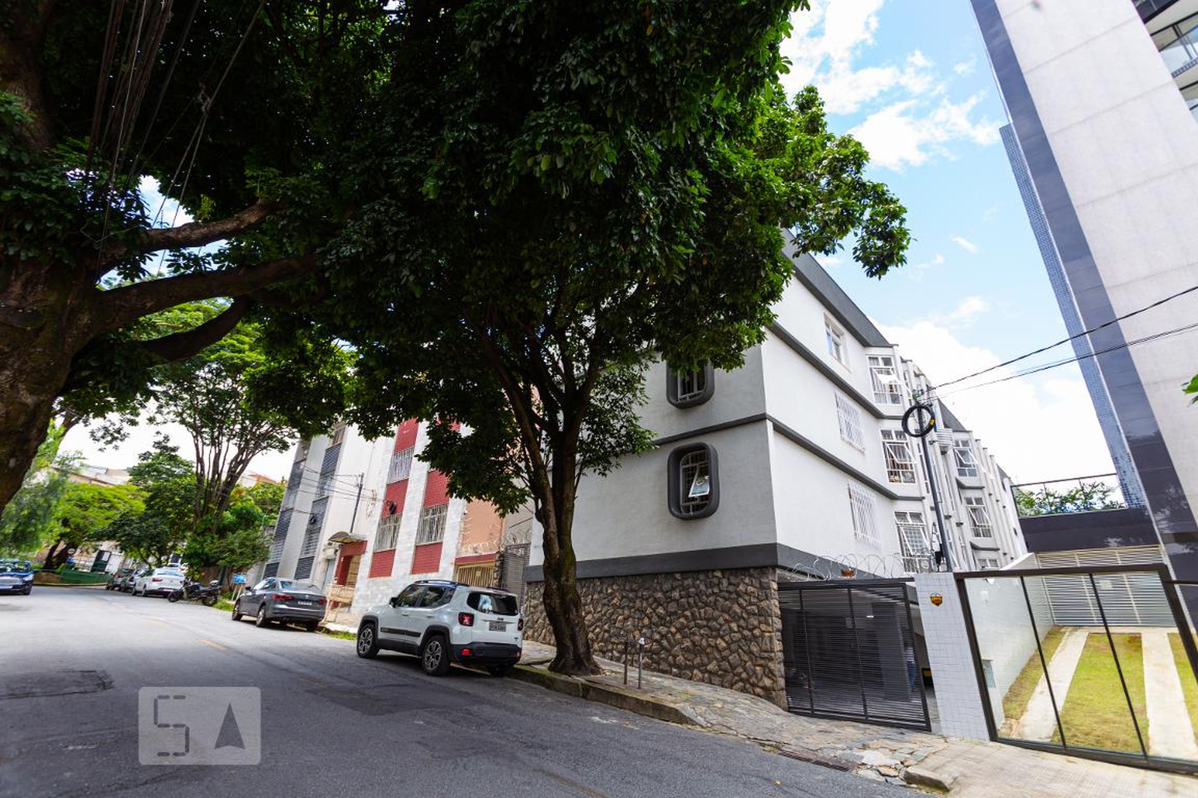 Fachada Condomínio em Rua Mantena, 50