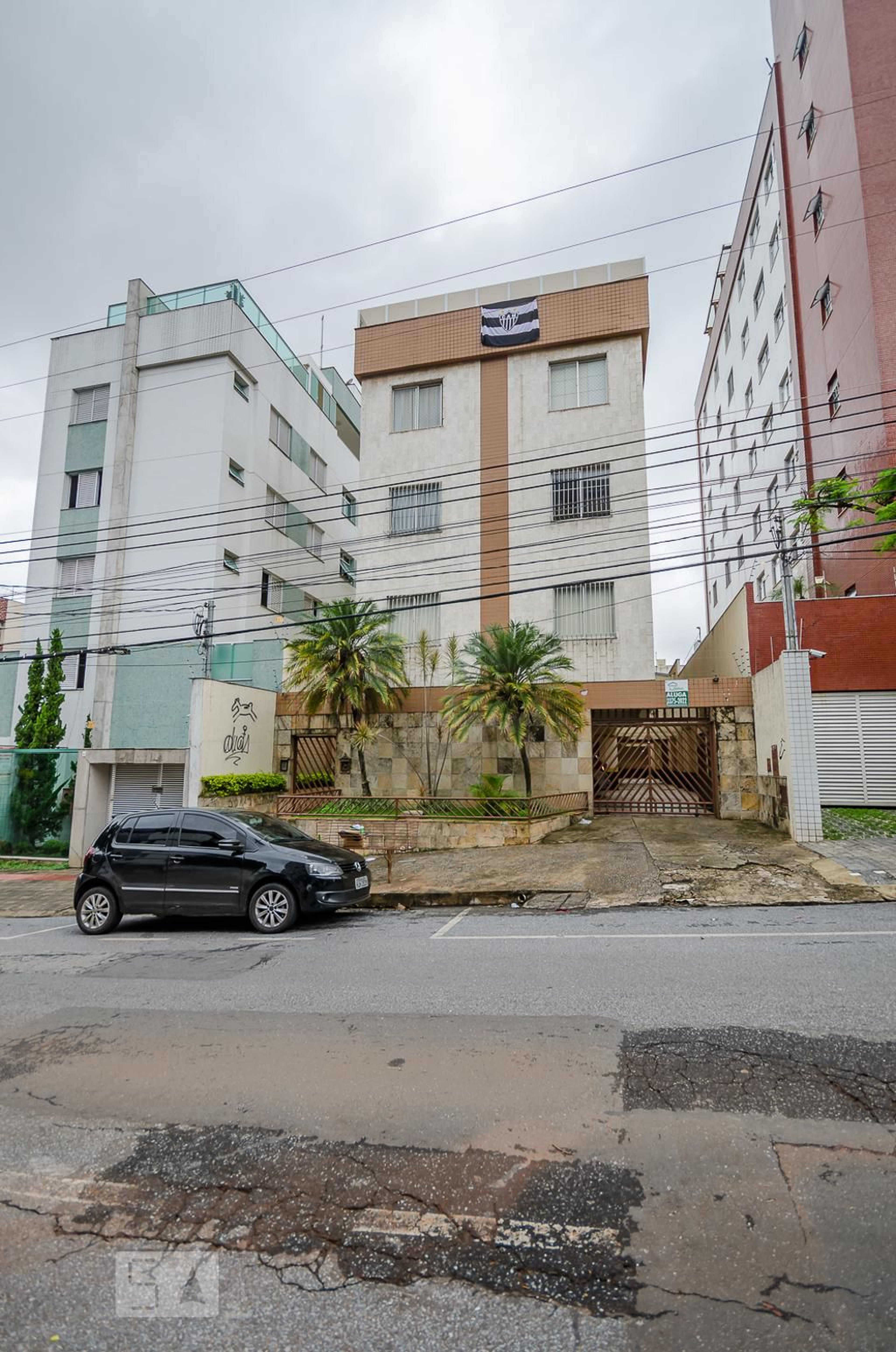 Fachada Condomínio em Rua Dom Joaquim Silvério, 445