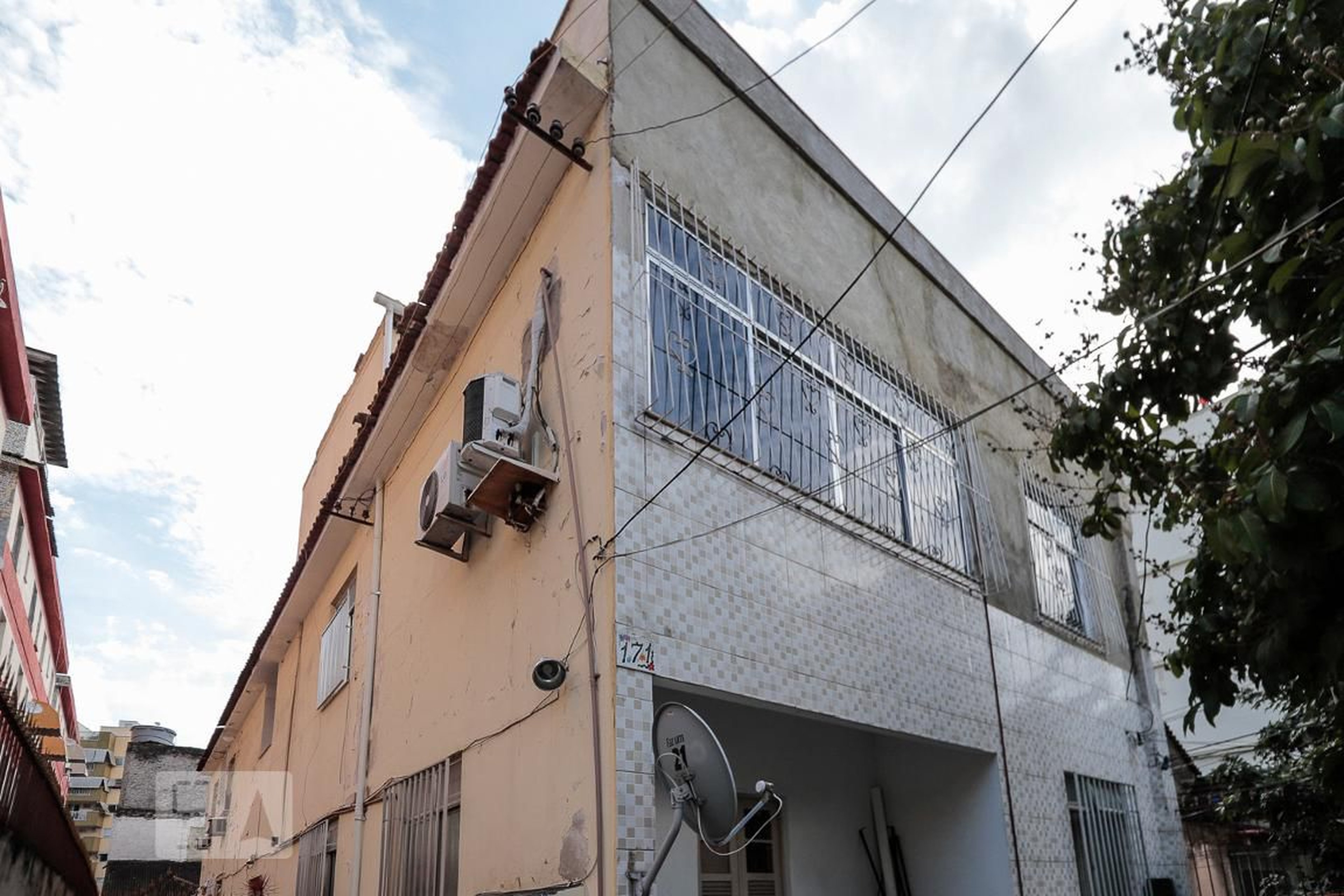 Fachada Condomínio em Rua Padre Ildefonso Penalba, 171