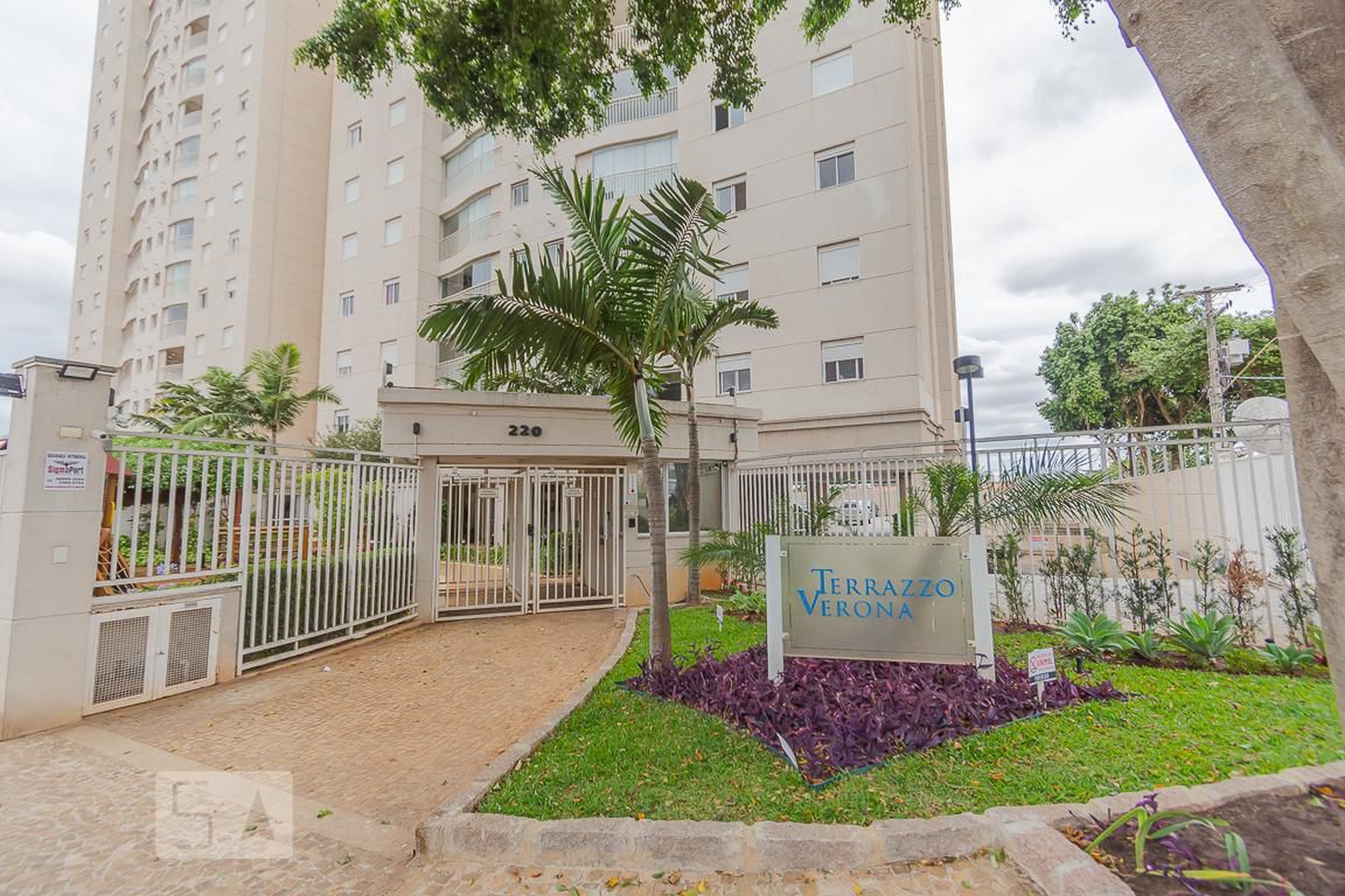 Fachada do Condomínio Condomínio em Rua Rodion Podolsky, 220