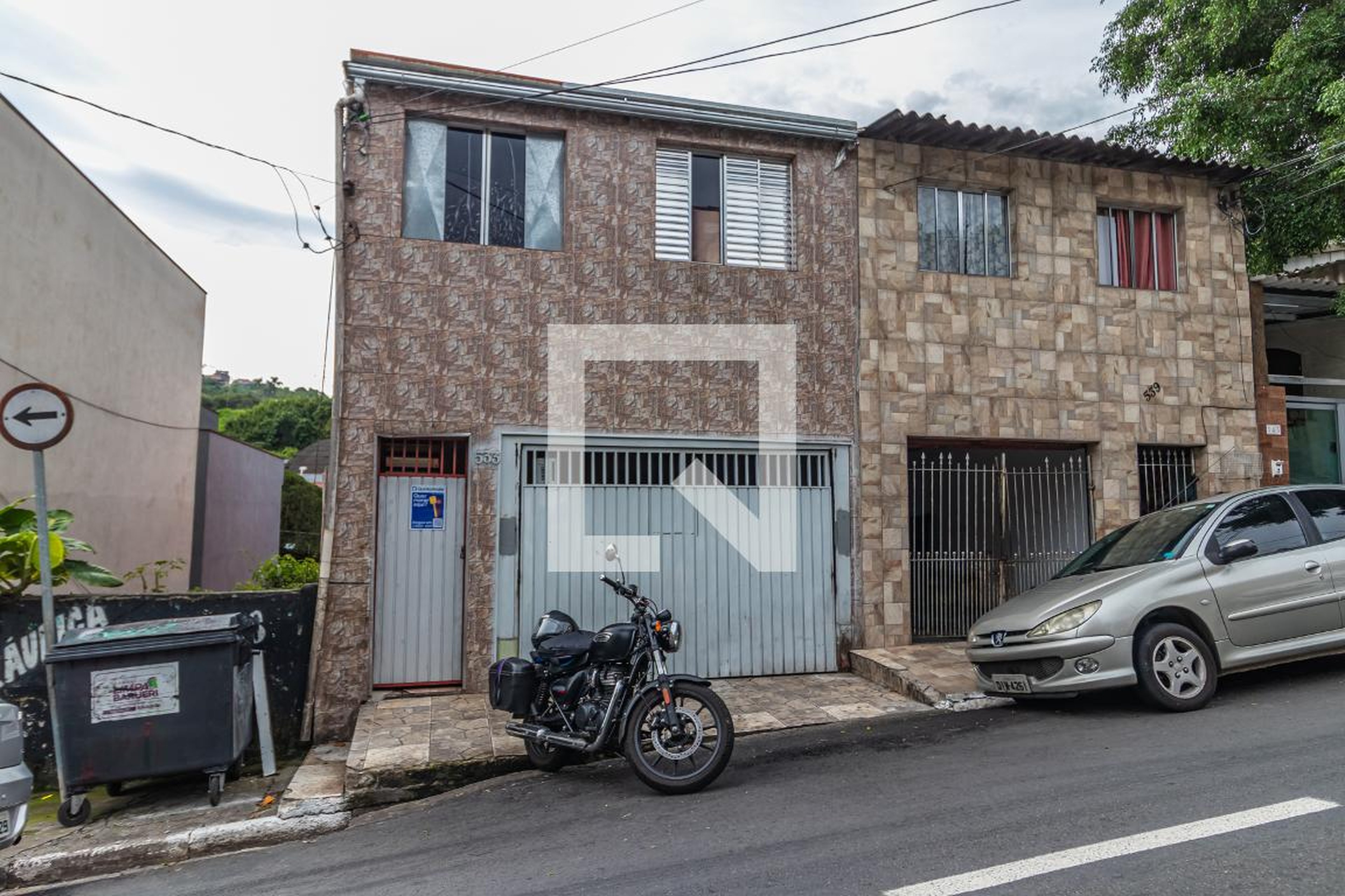 Fachada Condomínio em Rua Gertrudes Silva Ramos, 533