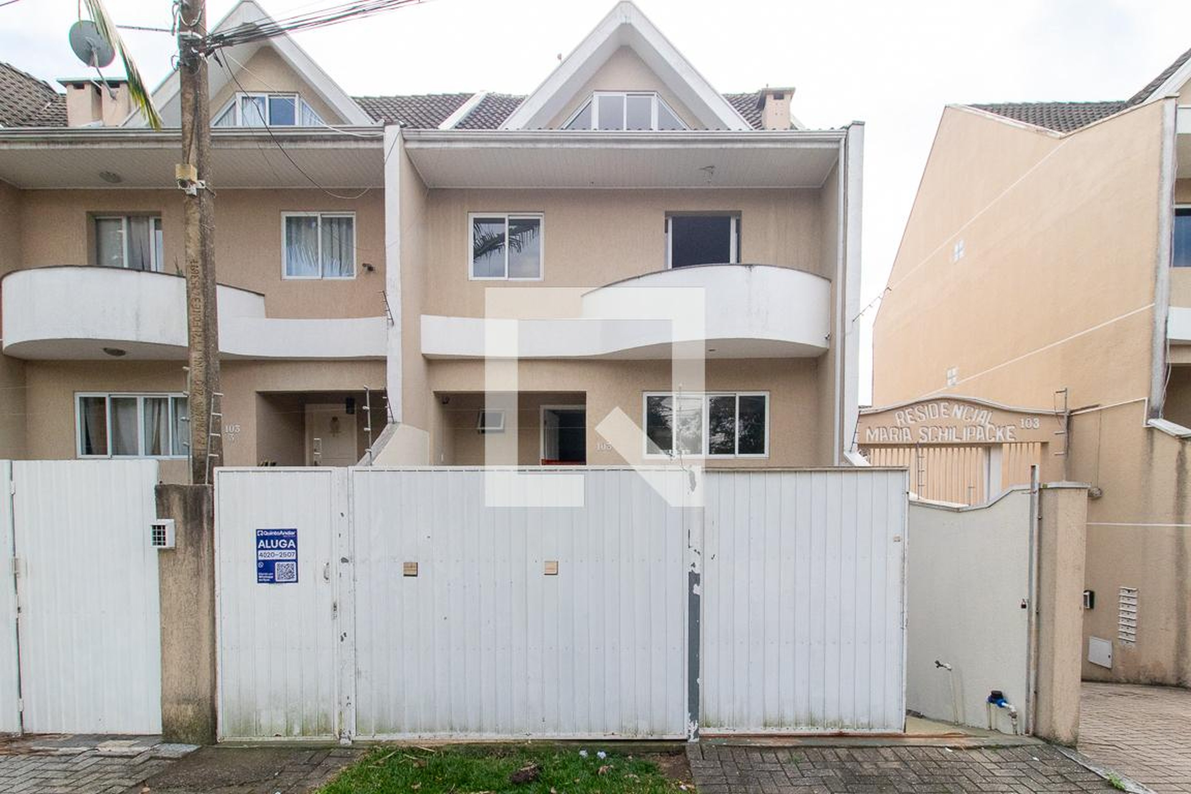 Fachada Condomínio em Rua Simão Brante, 103