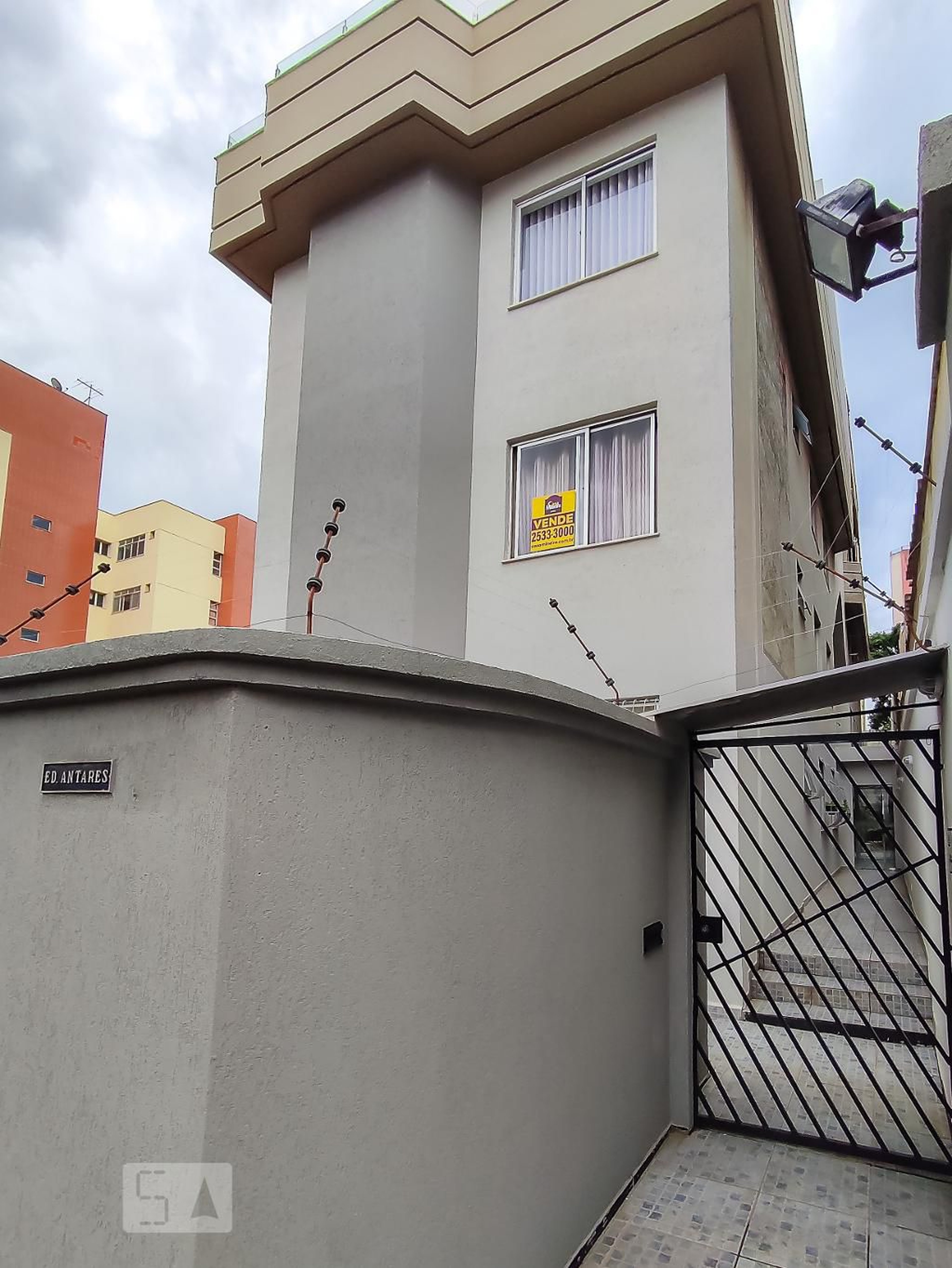 Fachada Condomínio em Rua São Jerônimo, 355