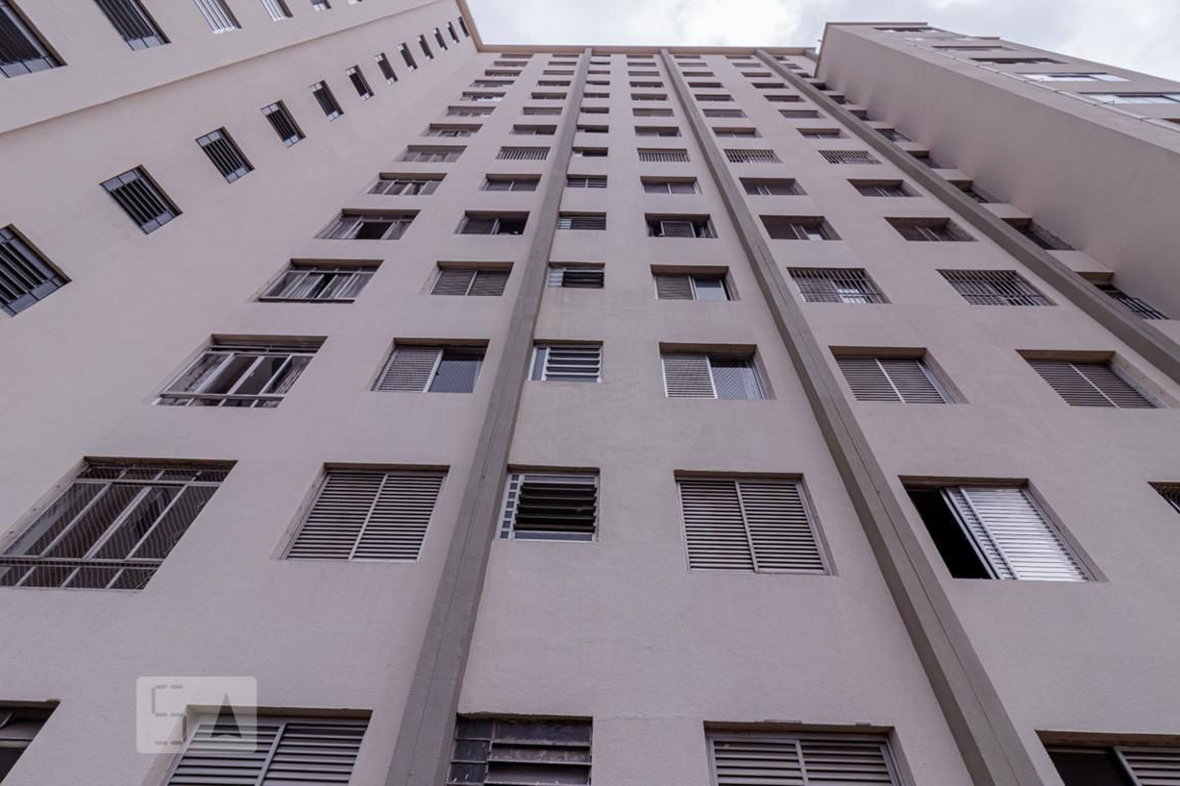 Fachada do Condomínio Edifício Marina IV